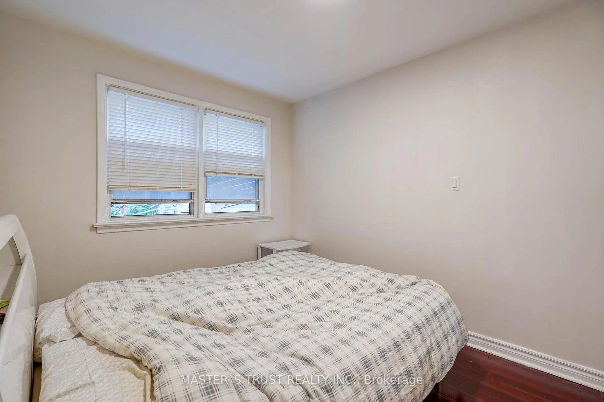 Photo 21 of 10 Lindal Avenue, Scarborough, Clairlea-Birchmount — HOMEH