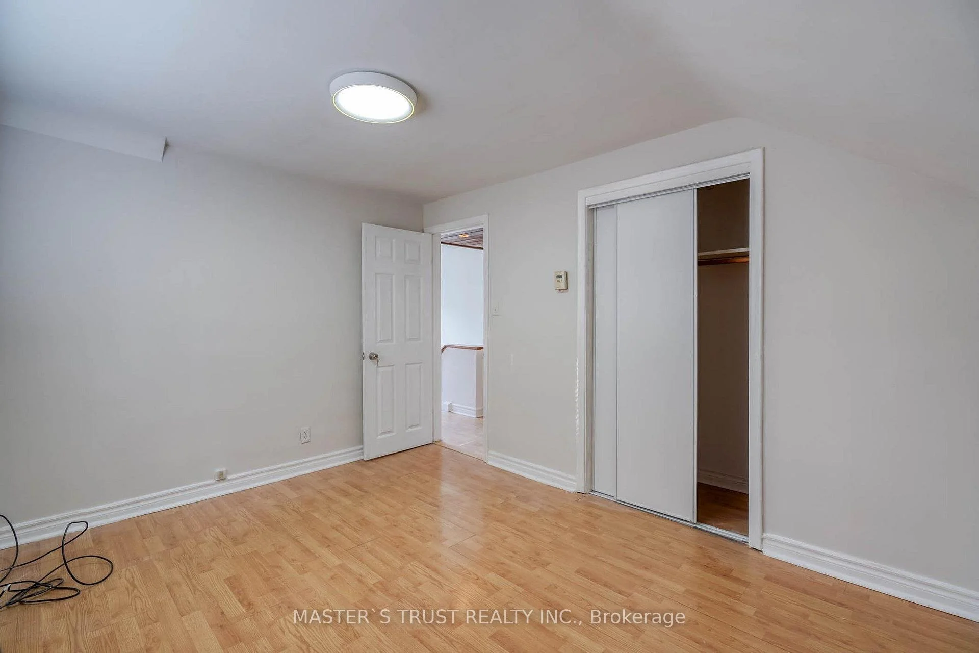 Photo 30 of 10 Lindal Avenue, Scarborough, Clairlea-Birchmount — HOMEH