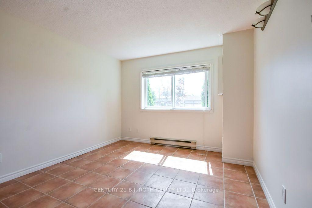 Photo 11 of Unit 9, 51 Laguna Parkway, Ramara, Rural Ramara — HOMEH