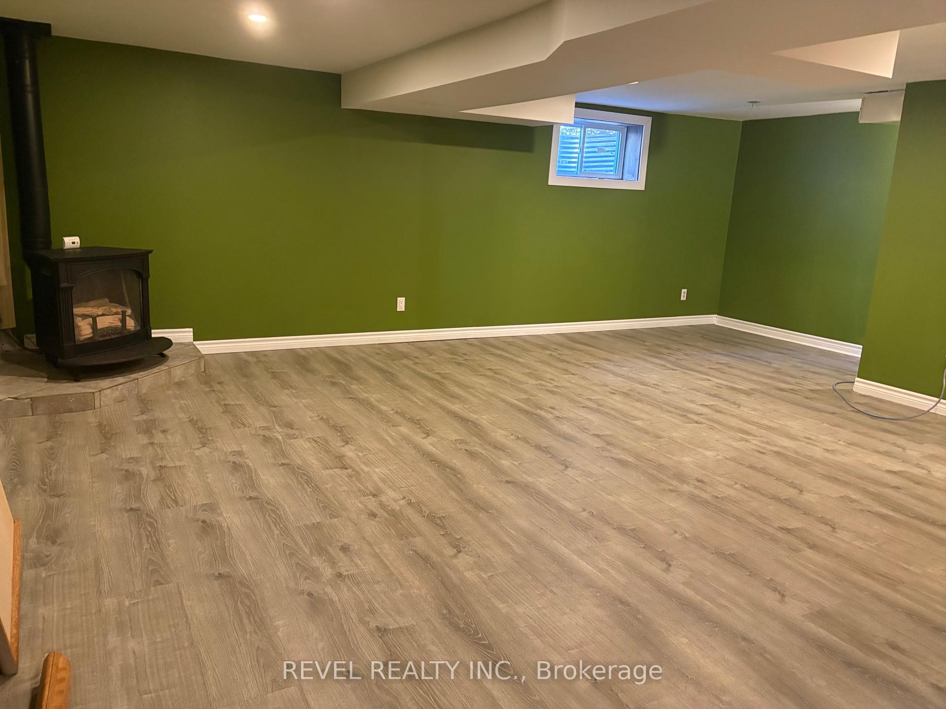 Photo 19 of 106 Fifteenth Avenue, Cochrane — HOMEH