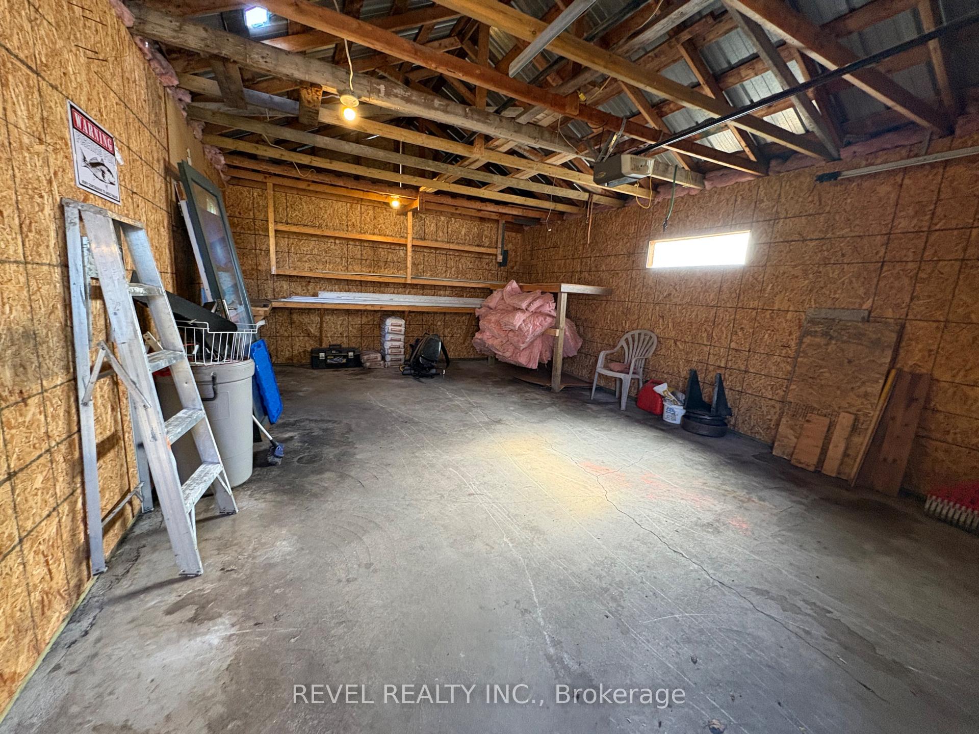 Photo 24 of 106 Fifteenth Avenue, Cochrane — HOMEH