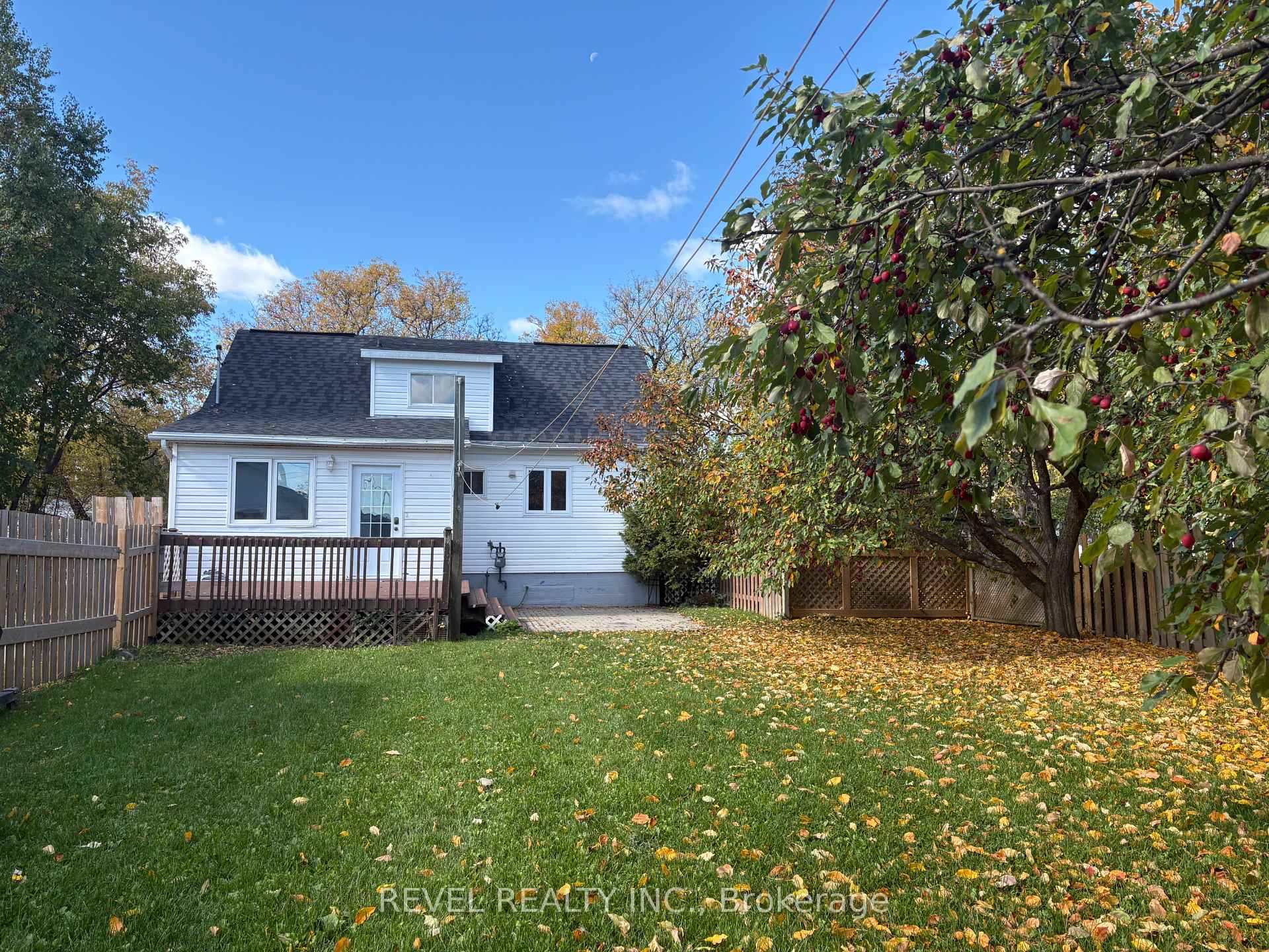 Photo 25 of 106 Fifteenth Avenue, Cochrane — HOMEH