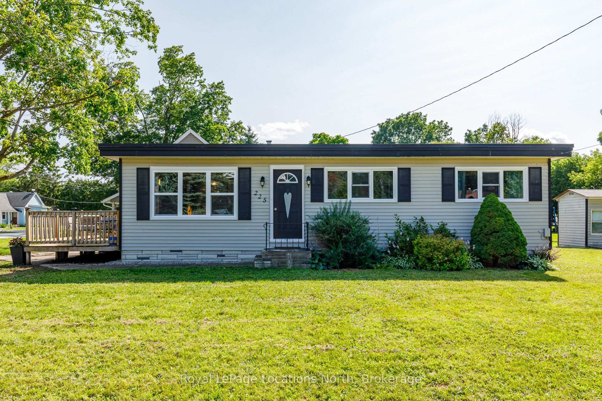 Photo 2 of 225 Cherry Street, Clearview, Stayner — HOMEH