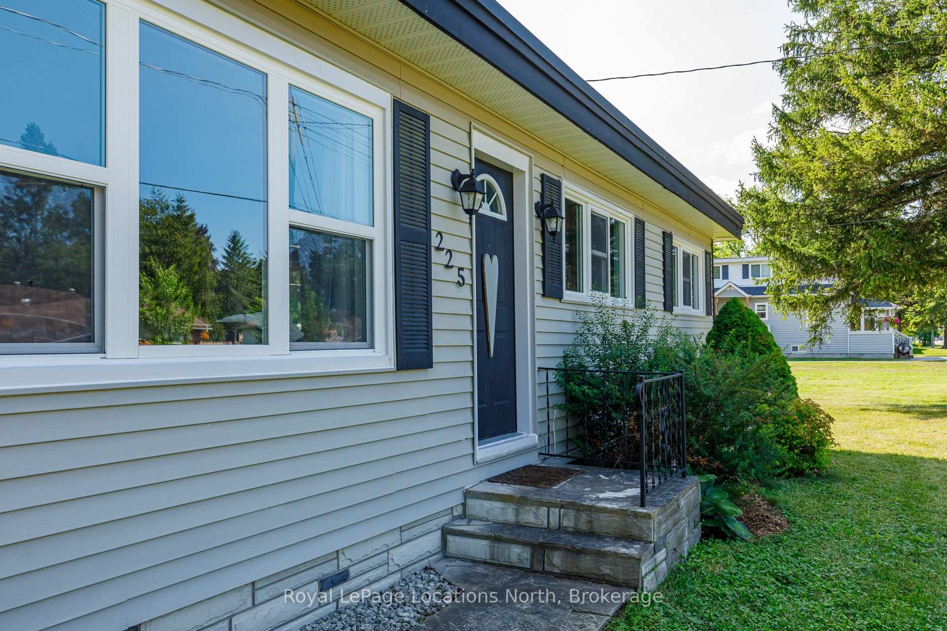 Photo 4 of 225 Cherry Street, Clearview, Stayner — HOMEH