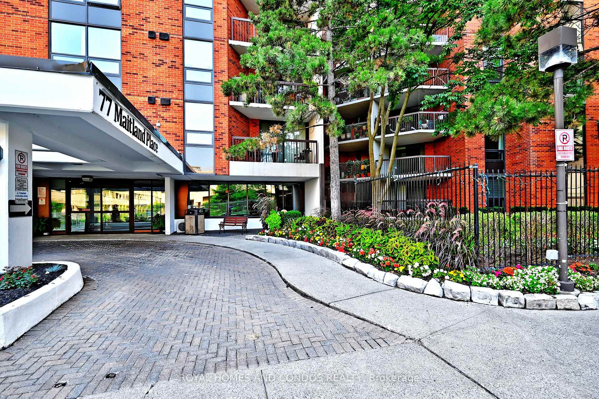 Photo 2 of Unit 220, 77 Maitland Place, Toronto, Cabbagetown-South St. James Town — HOMEH