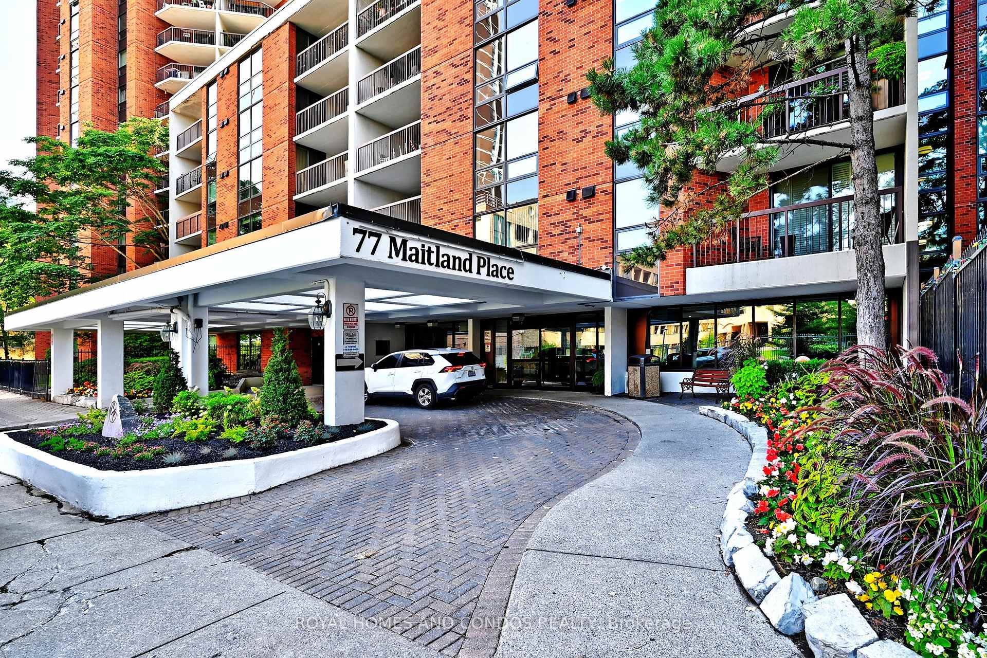 Photo 3 of Unit 220, 77 Maitland Place, Toronto, Cabbagetown-South St. James Town — HOMEH