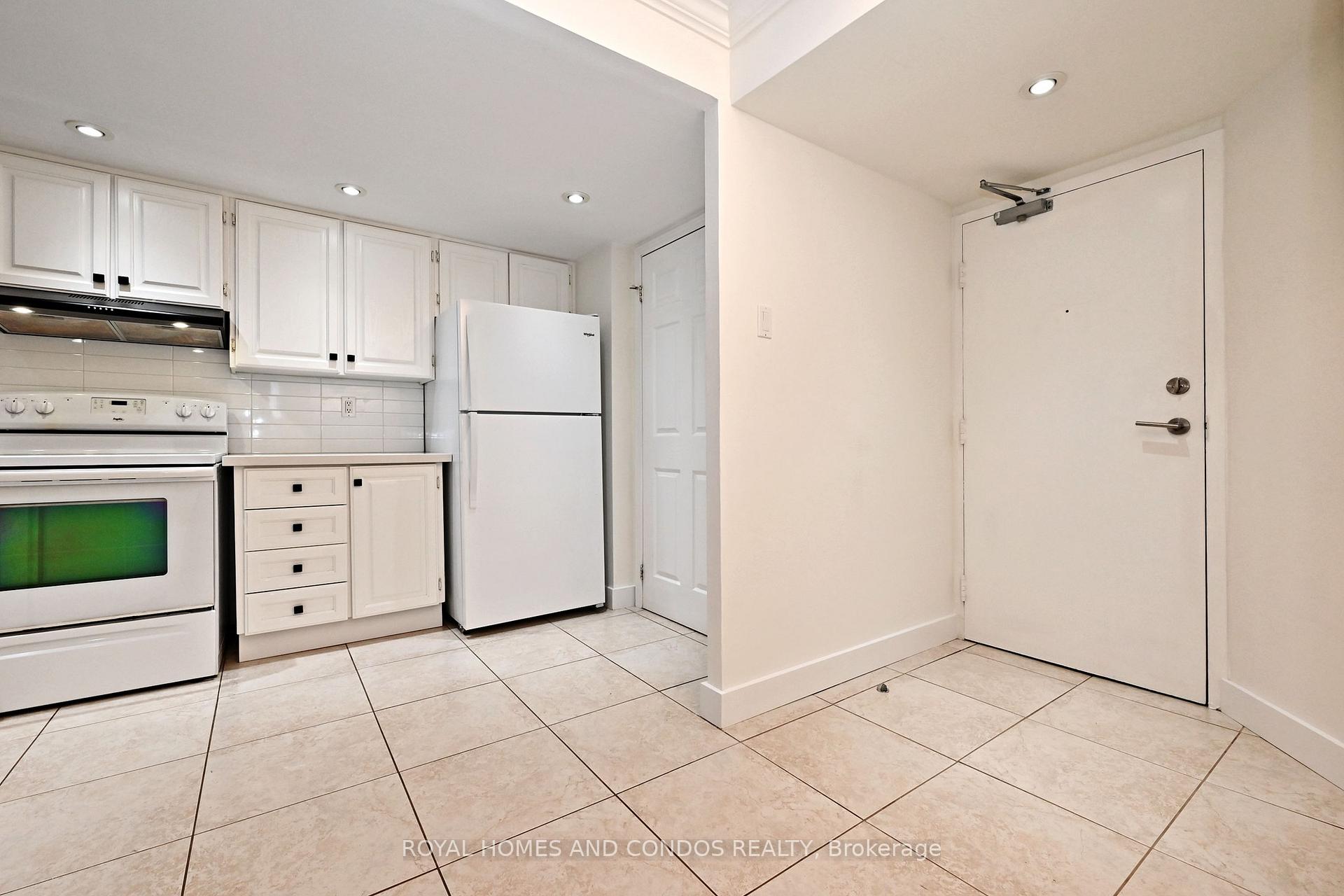 Photo 4 of Unit 220, 77 Maitland Place, Toronto, Cabbagetown-South St. James Town — HOMEH