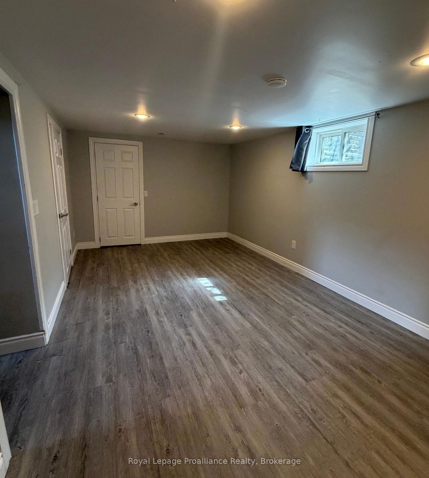 Photo 2 of 39 Smith Crescent, Belleville, Belleville Ward — HOMEH