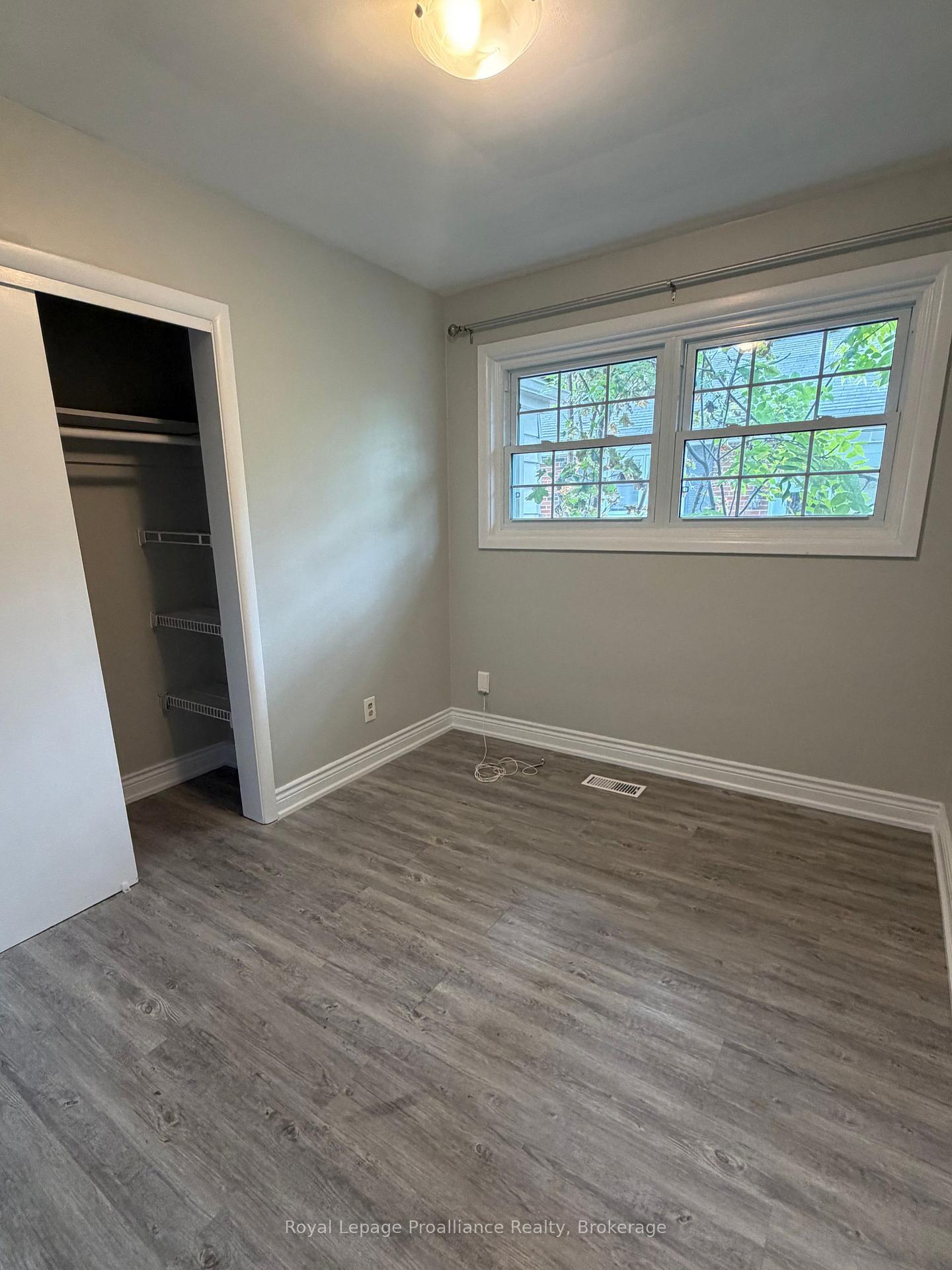 Photo 6 of 39 Smith Crescent, Belleville, Belleville Ward — HOMEH