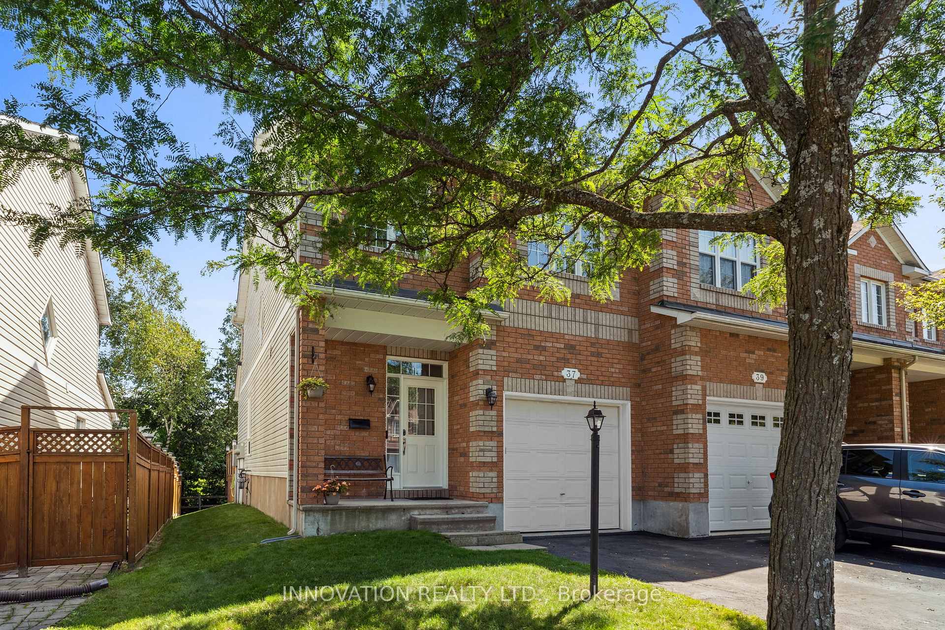 Photo 3 of 37 Chantilly Gate, Ottawa, Stittsville (North) — HOMEH
