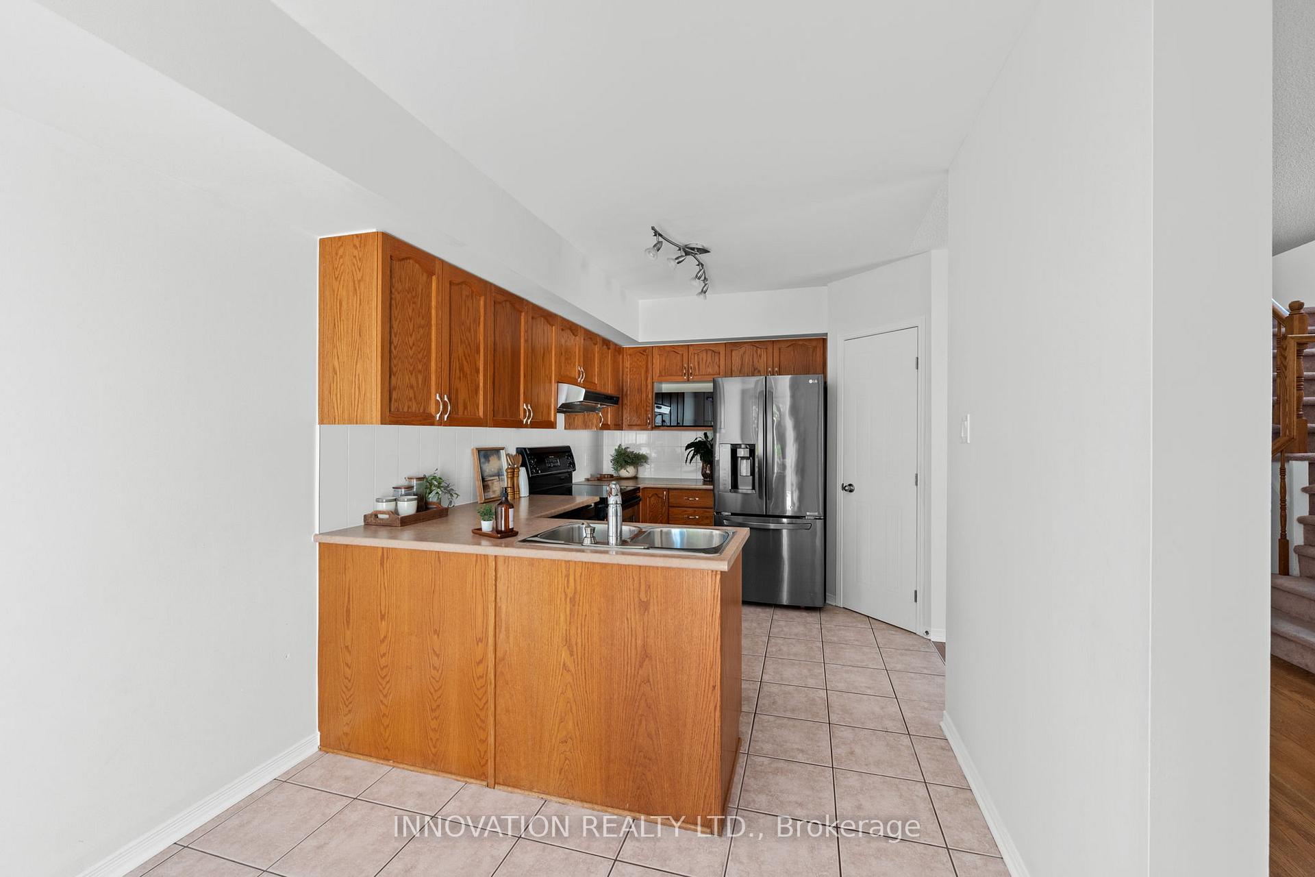 Photo 11 of 37 Chantilly Gate, Ottawa, Stittsville (North) — HOMEH