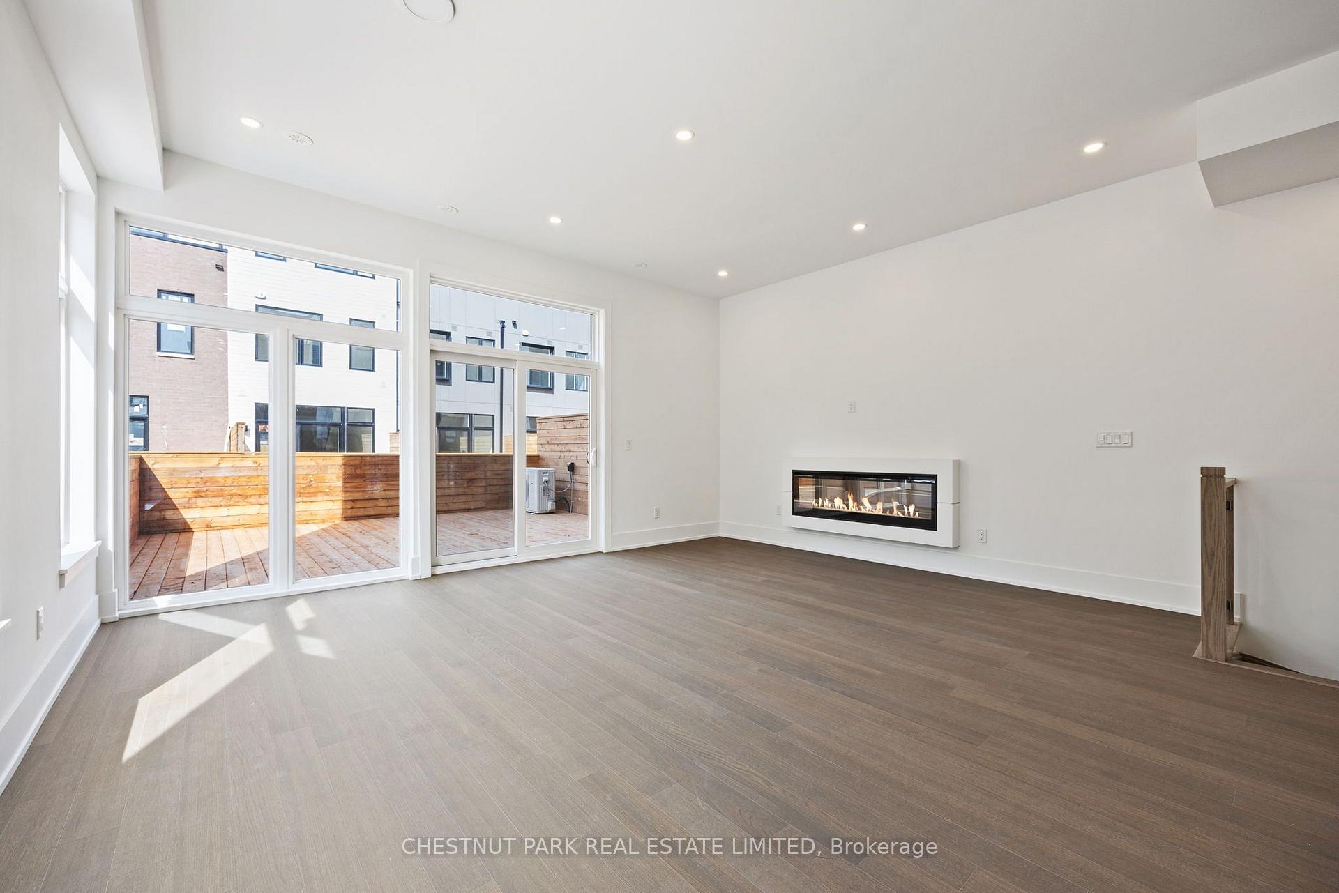 Photo 4 of Unit 11, 20 Lou Parsons Way, Mississauga, Port Credit — HOMEH