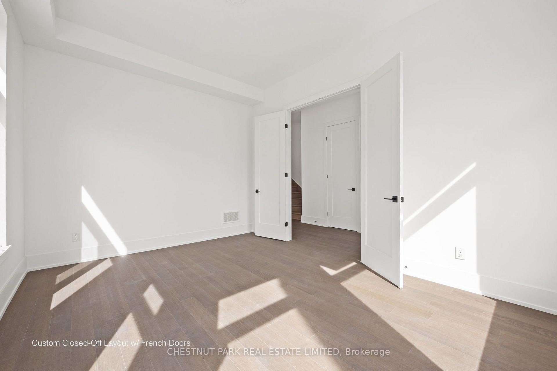 Photo 5 of Unit 11, 20 Lou Parsons Way, Mississauga, Port Credit — HOMEH