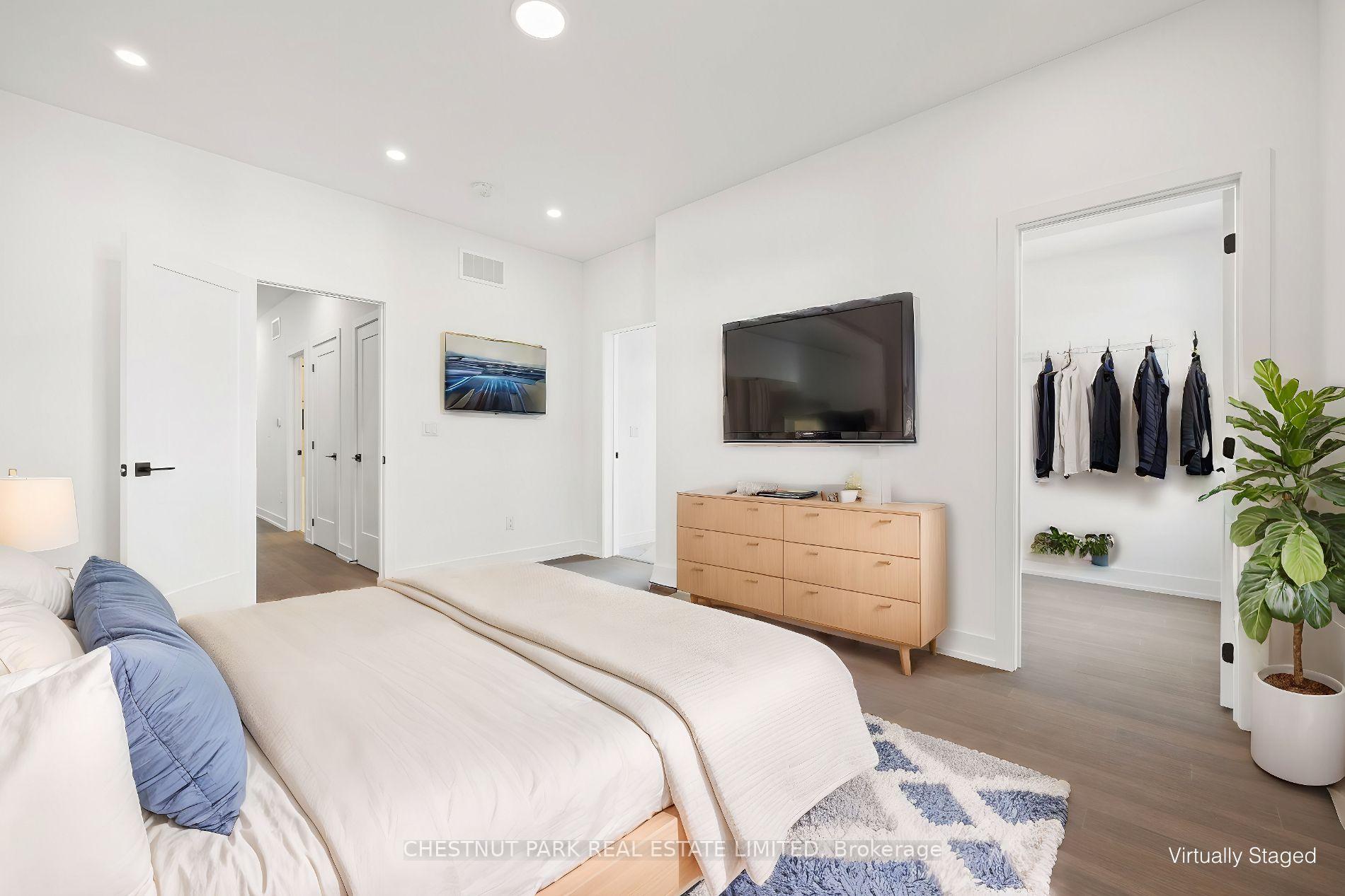 Photo 6 of Unit 11, 20 Lou Parsons Way, Mississauga, Port Credit — HOMEH