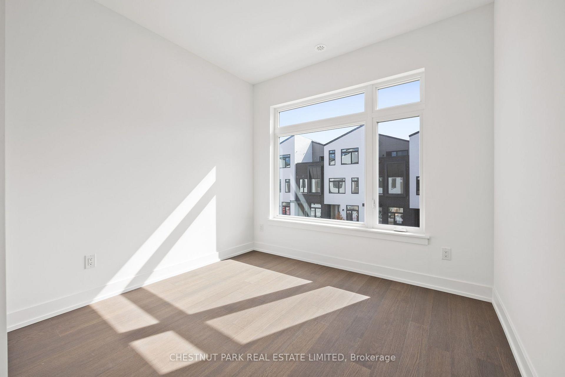 Photo 8 of Unit 11, 20 Lou Parsons Way, Mississauga, Port Credit — HOMEH