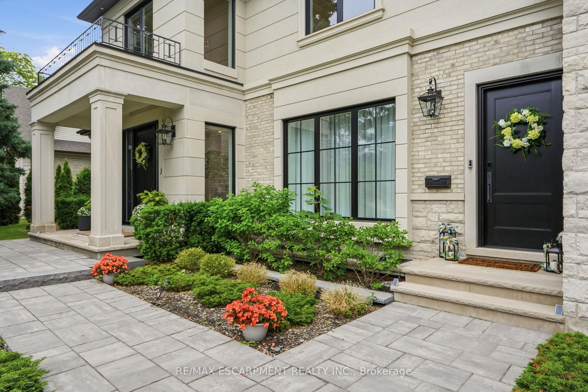 Photo 2 of 1544 Lochlin Trail, Mississauga, Mineola — HOMEH