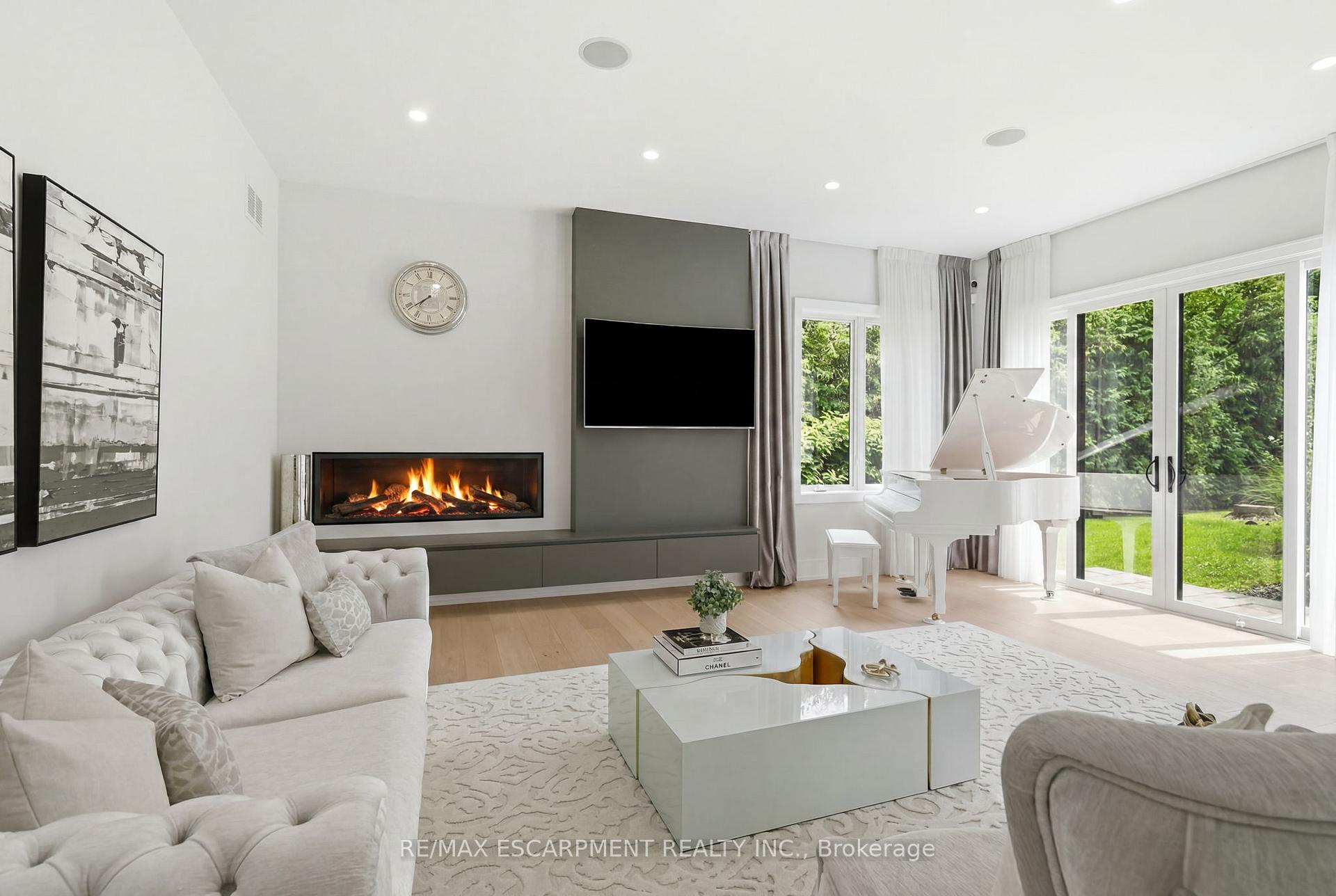 Photo 8 of 1544 Lochlin Trail, Mississauga, Mineola — HOMEH