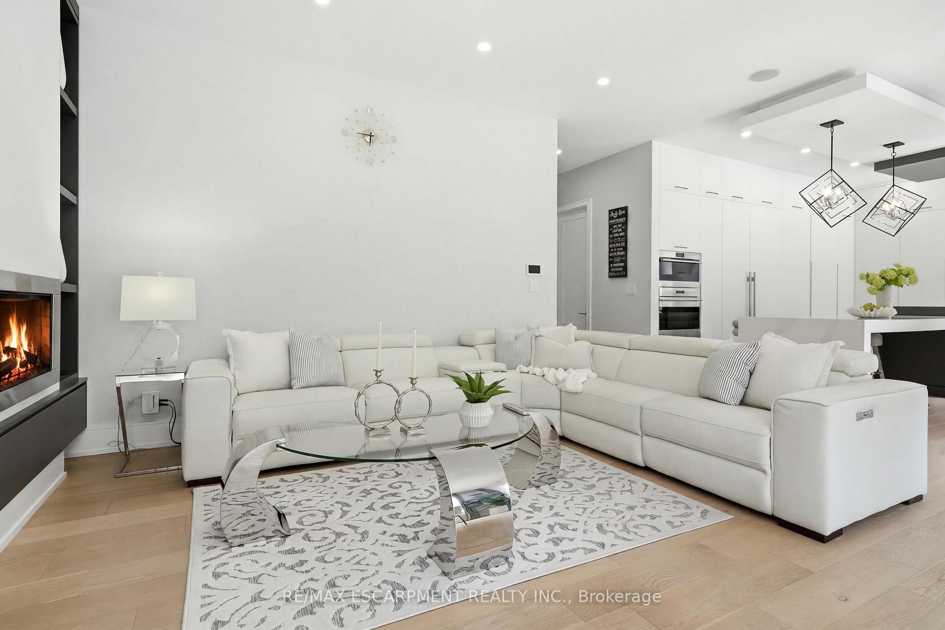 Photo 16 of 1544 Lochlin Trail, Mississauga, Mineola — HOMEH
