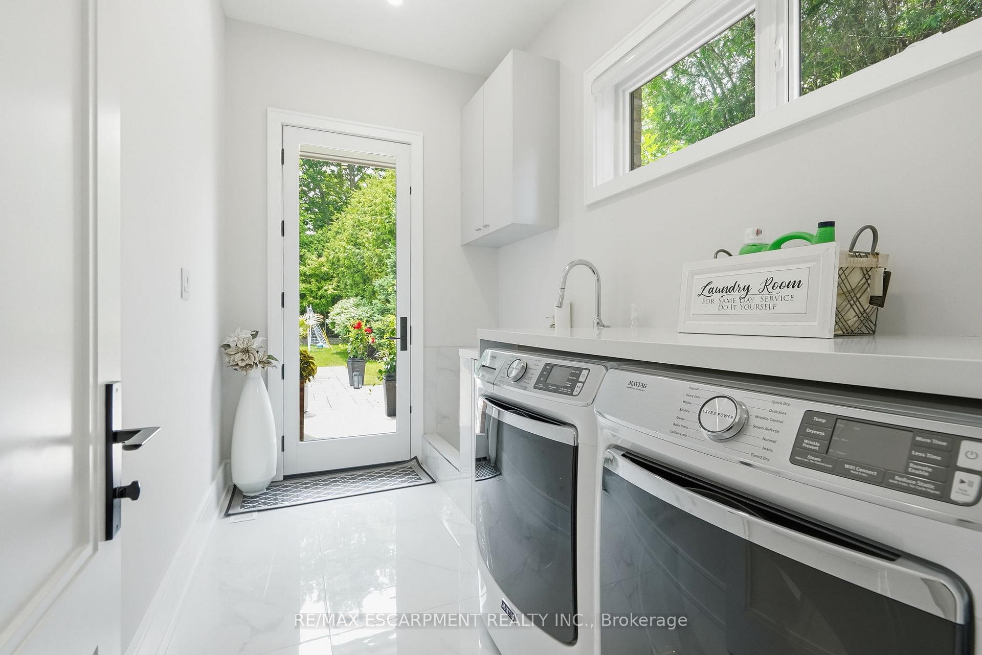 Photo 19 of 1544 Lochlin Trail, Mississauga, Mineola — HOMEH