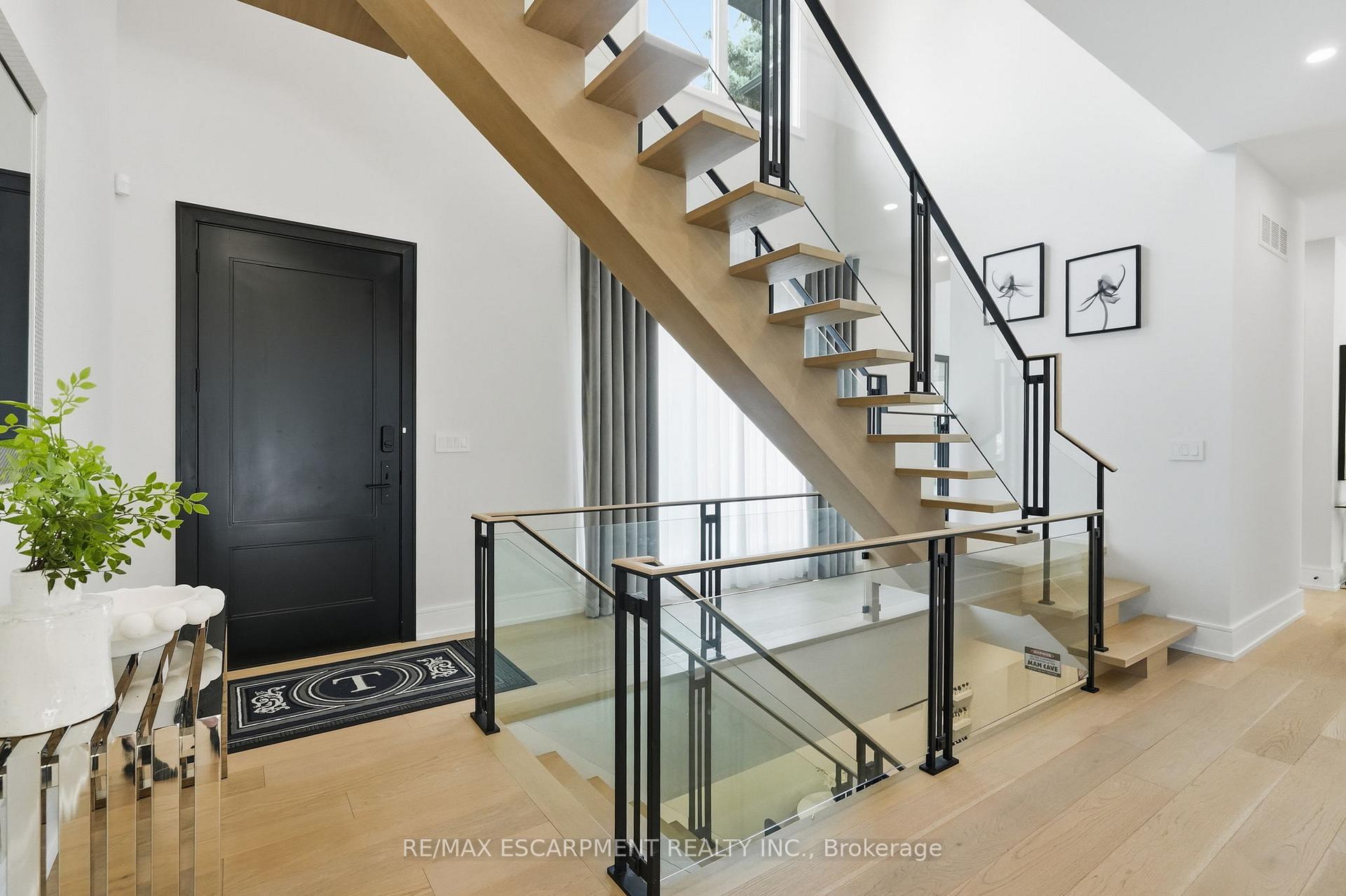Photo 21 of 1544 Lochlin Trail, Mississauga, Mineola — HOMEH
