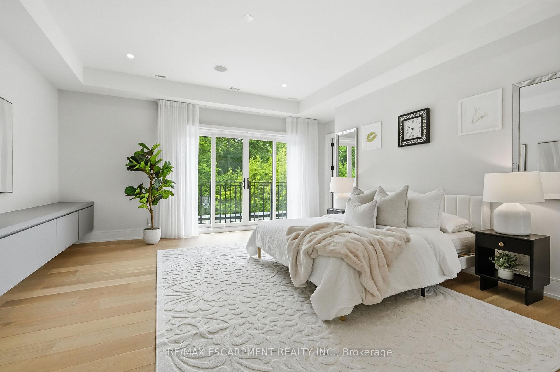 Photo 24 of 1544 Lochlin Trail, Mississauga, Mineola — HOMEH