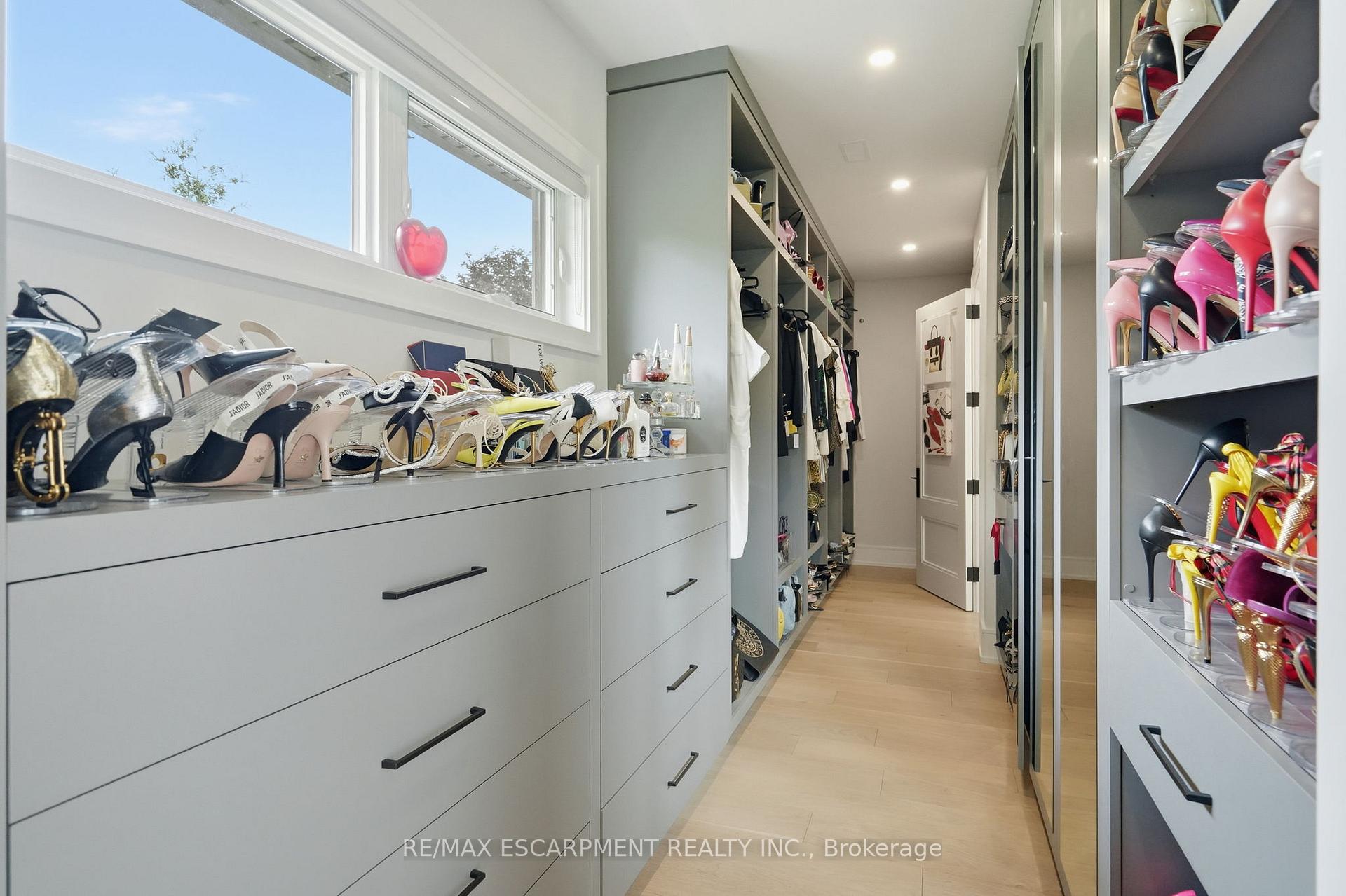 Photo 26 of 1544 Lochlin Trail, Mississauga, Mineola — HOMEH