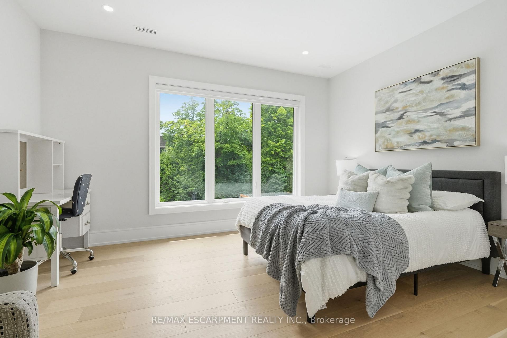 Photo 32 of 1544 Lochlin Trail, Mississauga, Mineola — HOMEH