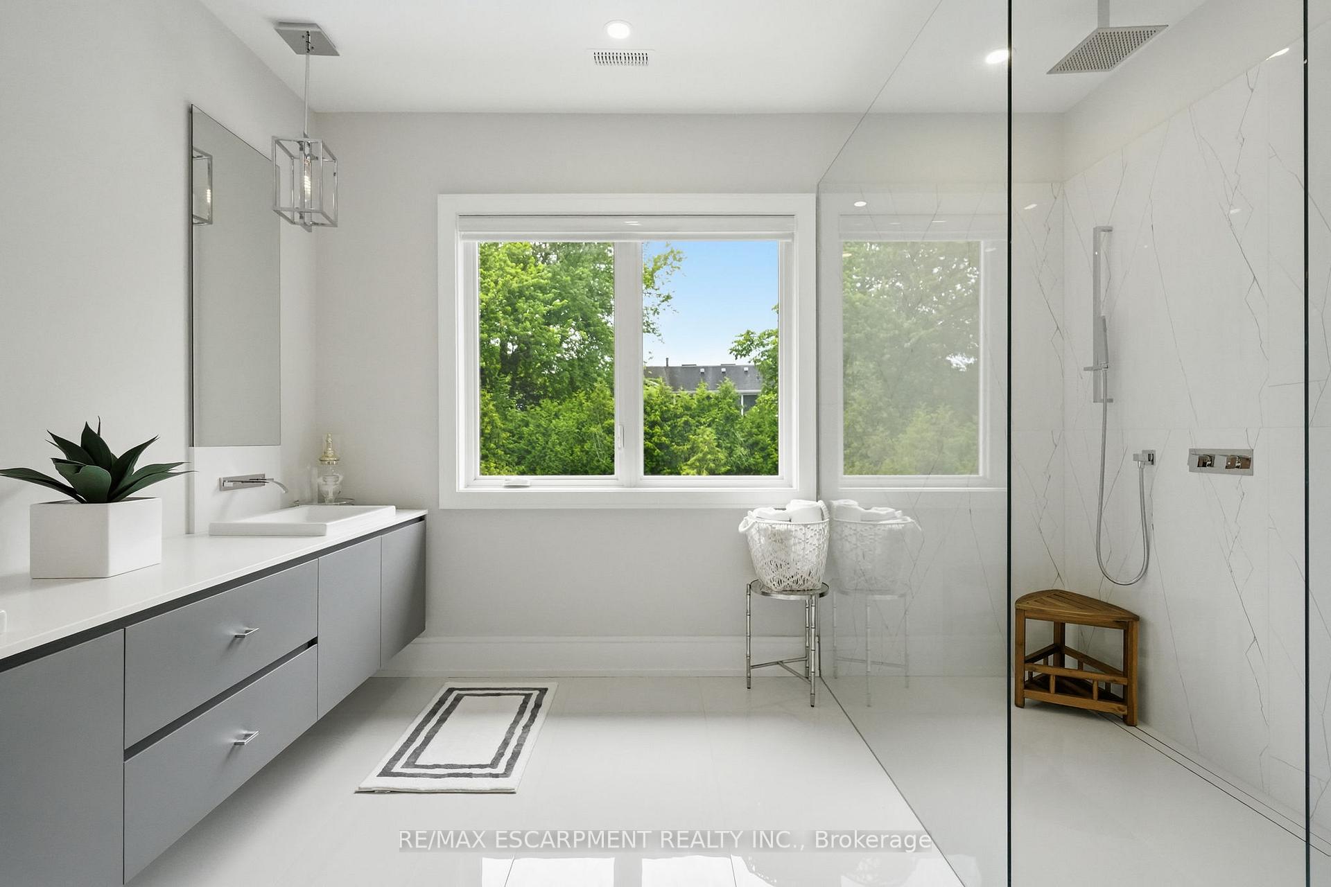 Photo 35 of 1544 Lochlin Trail, Mississauga, Mineola — HOMEH