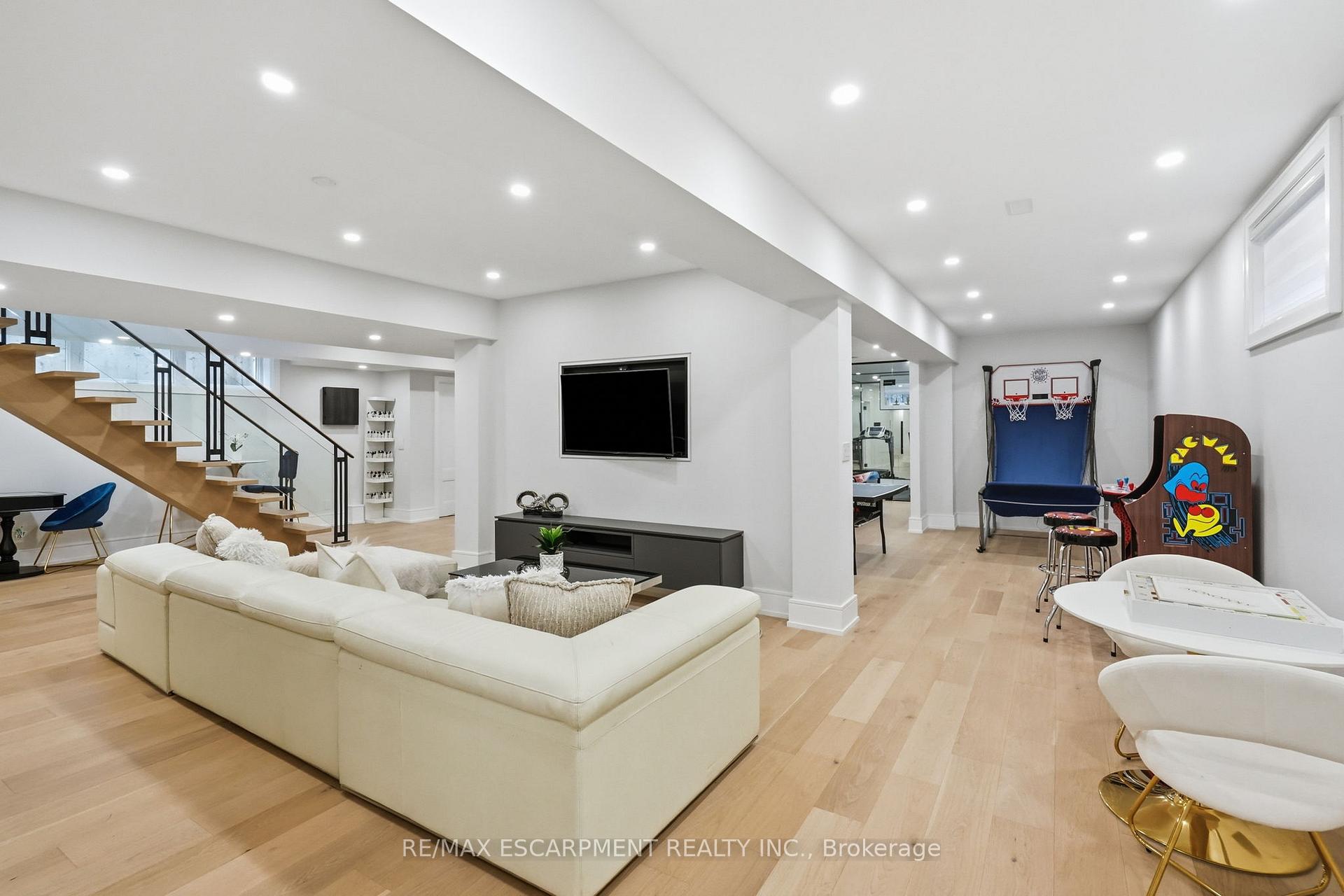 Photo 38 of 1544 Lochlin Trail, Mississauga, Mineola — HOMEH