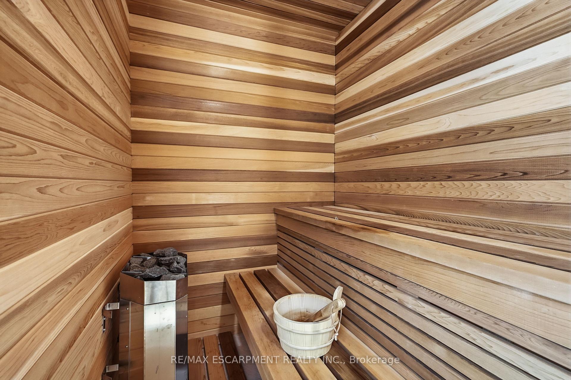 Photo 46 of 1544 Lochlin Trail, Mississauga, Mineola — HOMEH