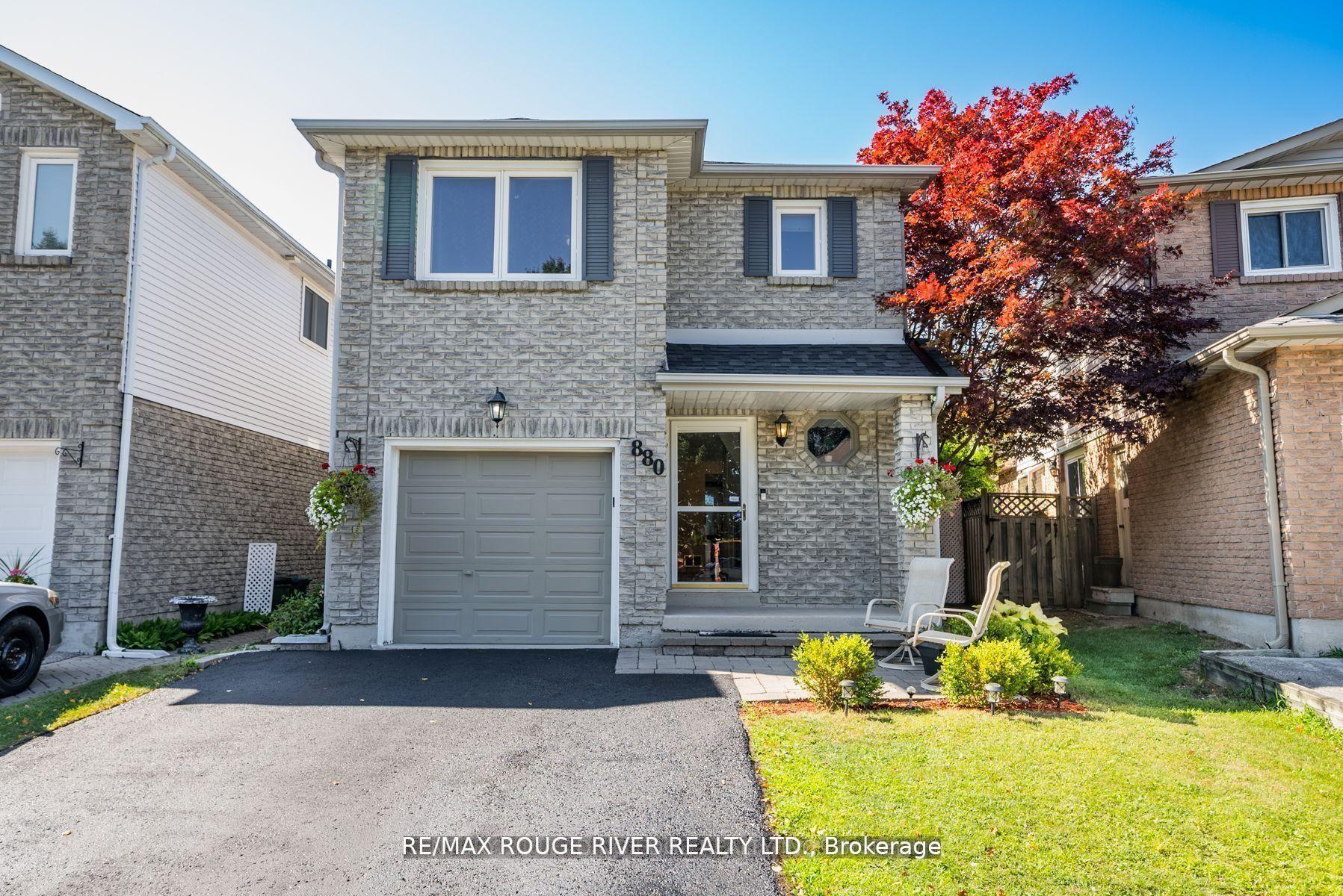 Photo of 880 Castlegrove Avenue