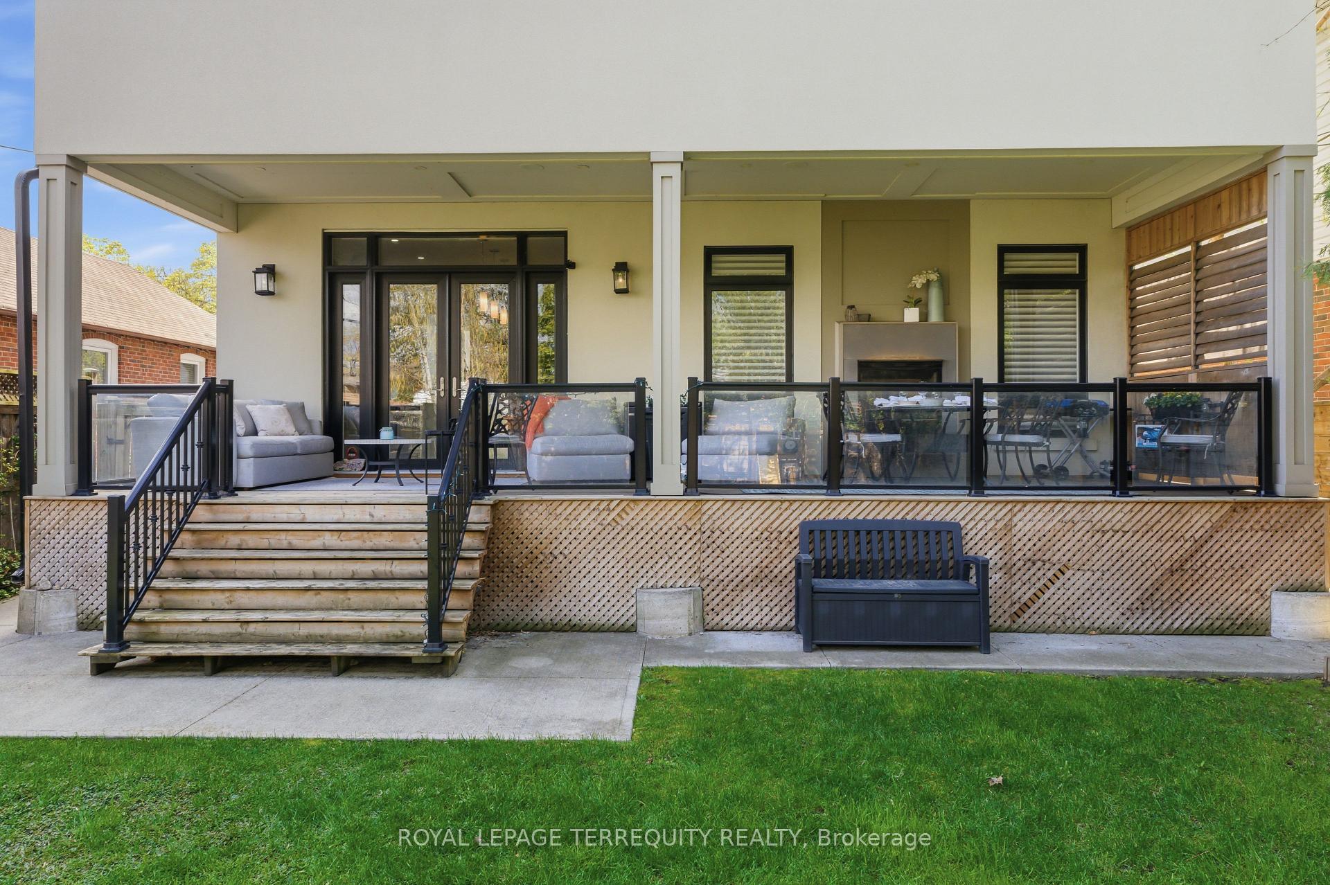 Photo 3 of 130 Edgecroft Road, Etobicoke, Stonegate-Queensway — HOMEH