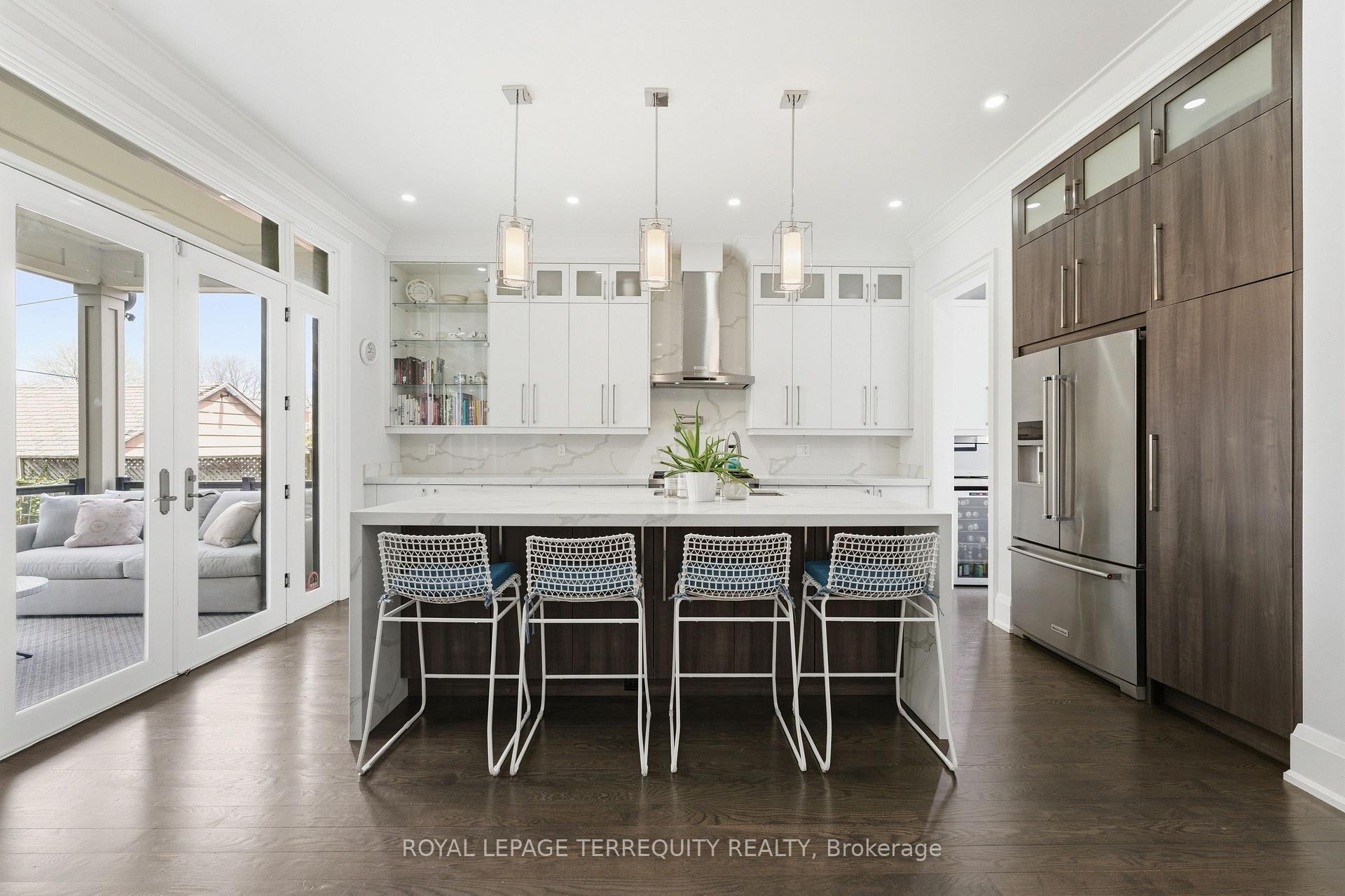 Photo 4 of 130 Edgecroft Road, Etobicoke, Stonegate-Queensway — HOMEH