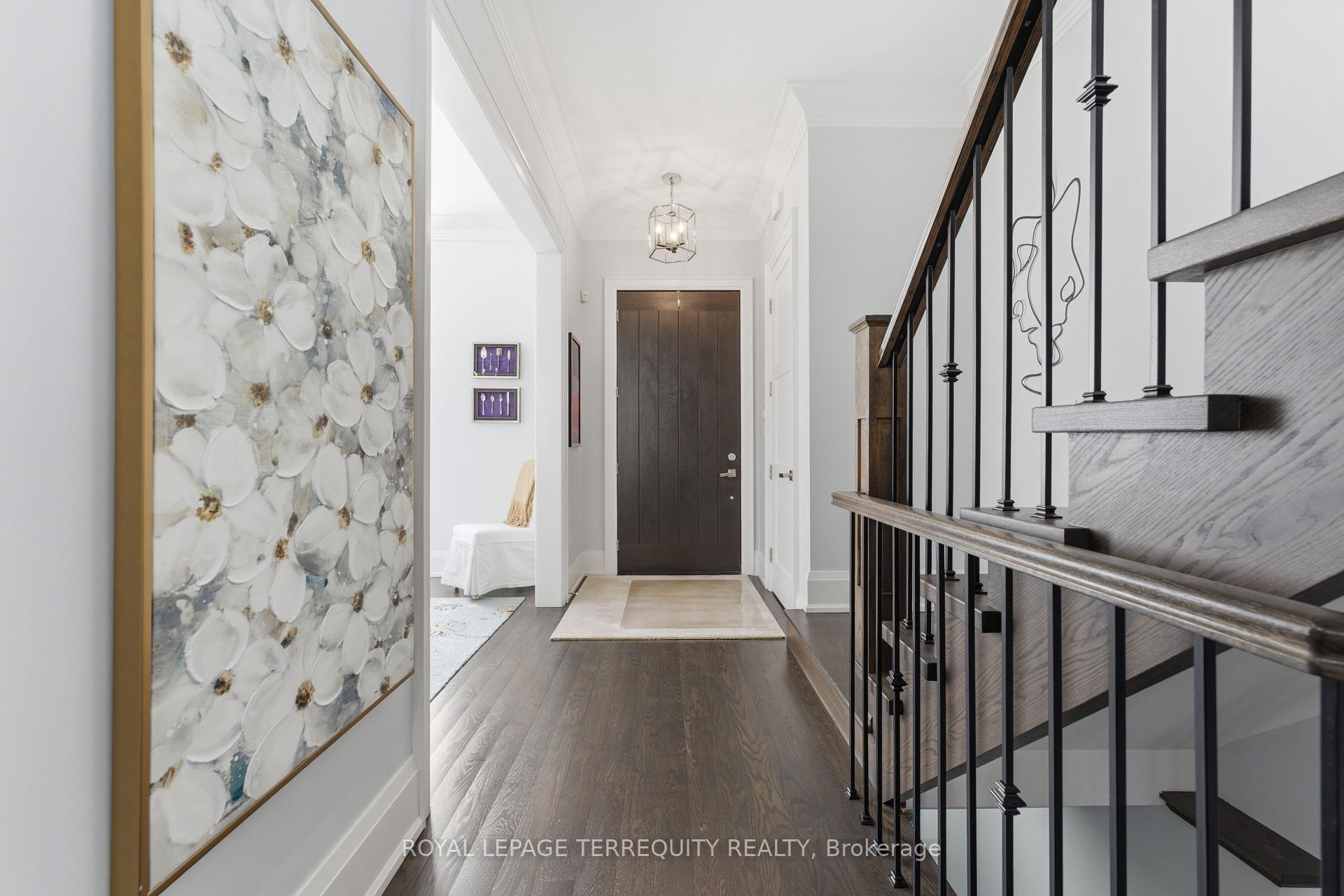 Photo 8 of 130 Edgecroft Road, Etobicoke, Stonegate-Queensway — HOMEH