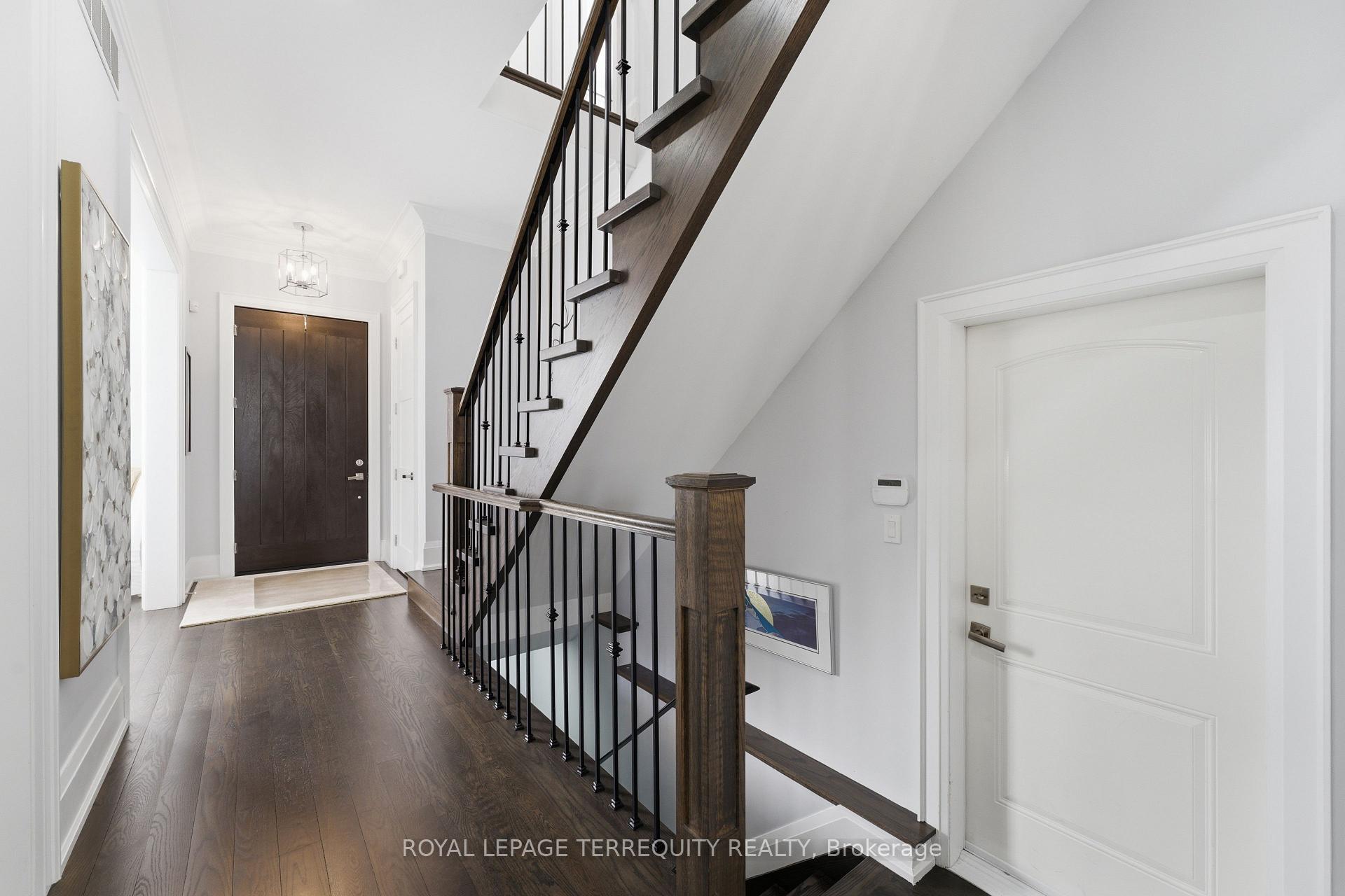 Photo 15 of 130 Edgecroft Road, Etobicoke, Stonegate-Queensway — HOMEH