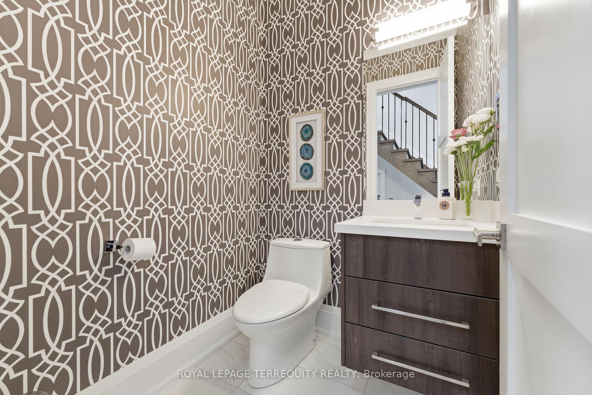 Photo 16 of 130 Edgecroft Road, Etobicoke, Stonegate-Queensway — HOMEH