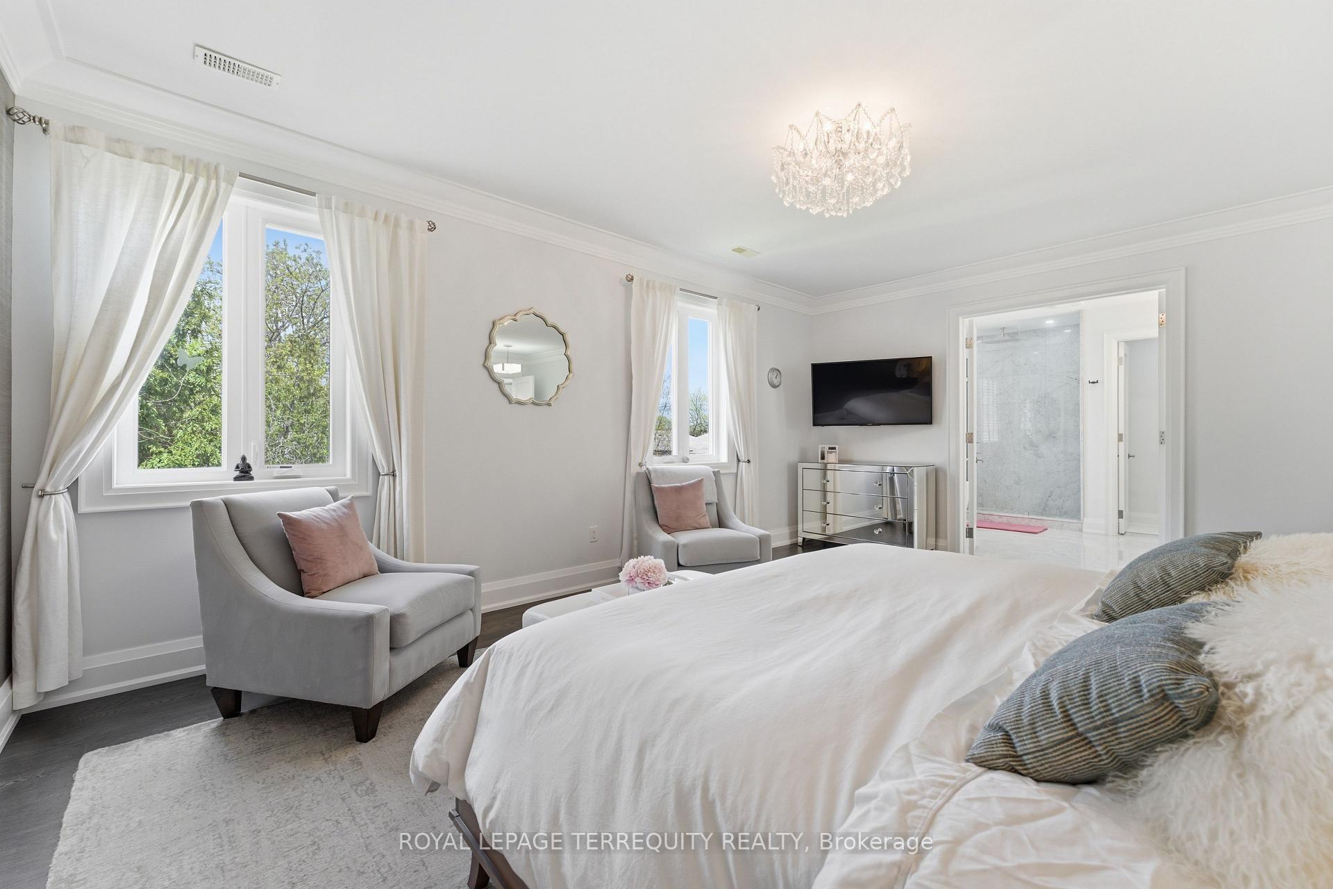 Photo 24 of 130 Edgecroft Road, Etobicoke, Stonegate-Queensway — HOMEH