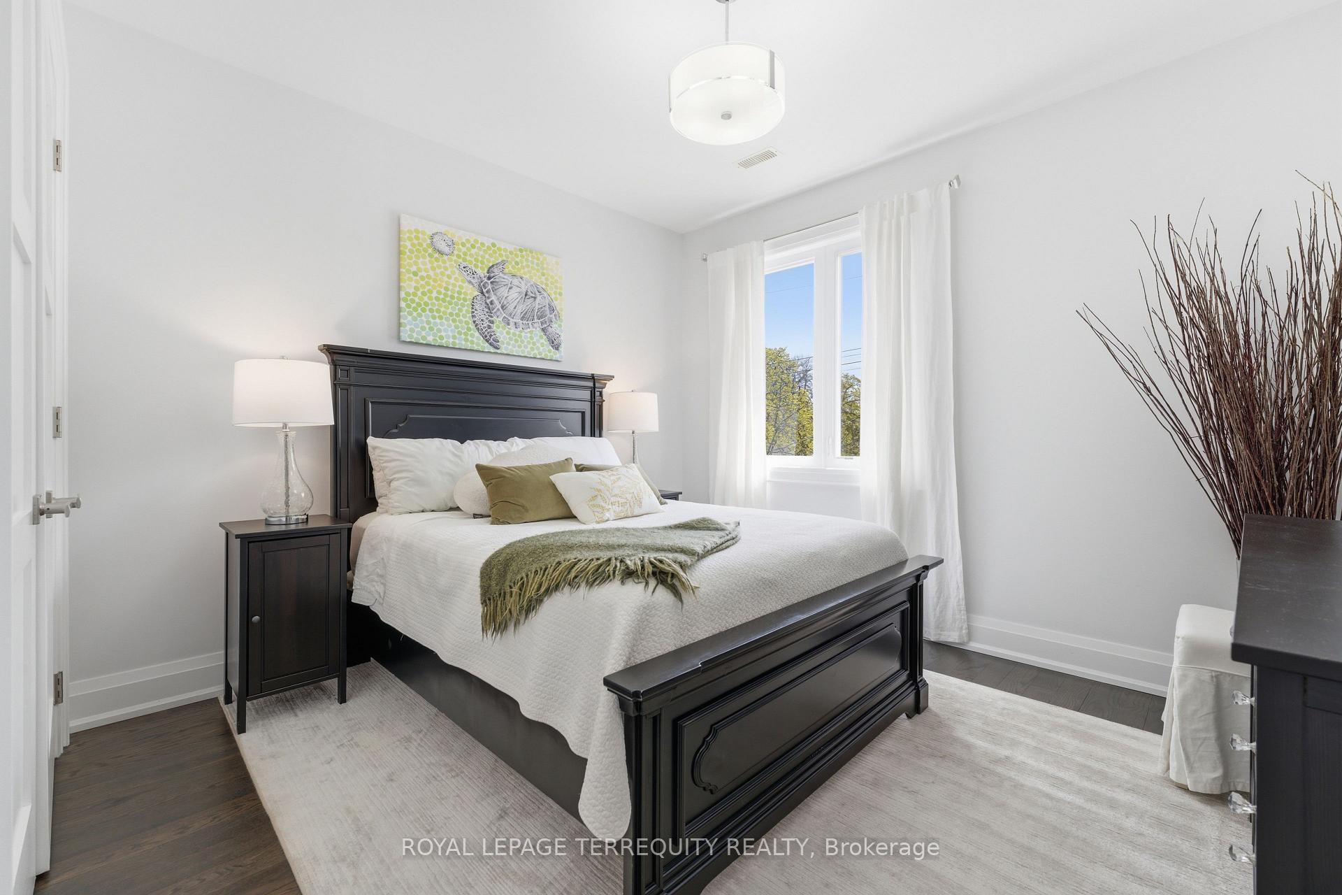 Photo 29 of 130 Edgecroft Road, Etobicoke, Stonegate-Queensway — HOMEH