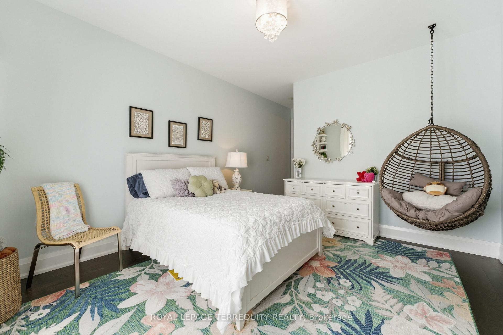 Photo 35 of 130 Edgecroft Road, Etobicoke, Stonegate-Queensway — HOMEH