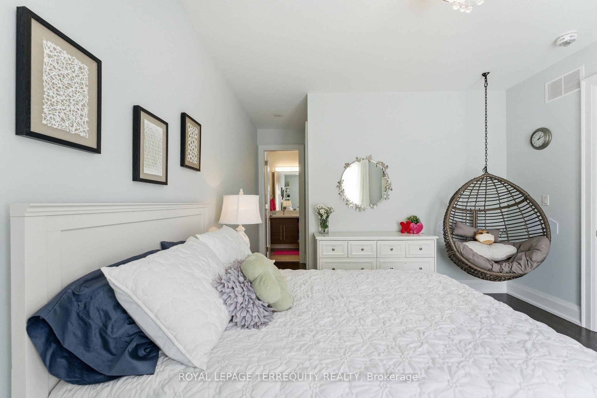 Photo 37 of 130 Edgecroft Road, Etobicoke, Stonegate-Queensway — HOMEH
