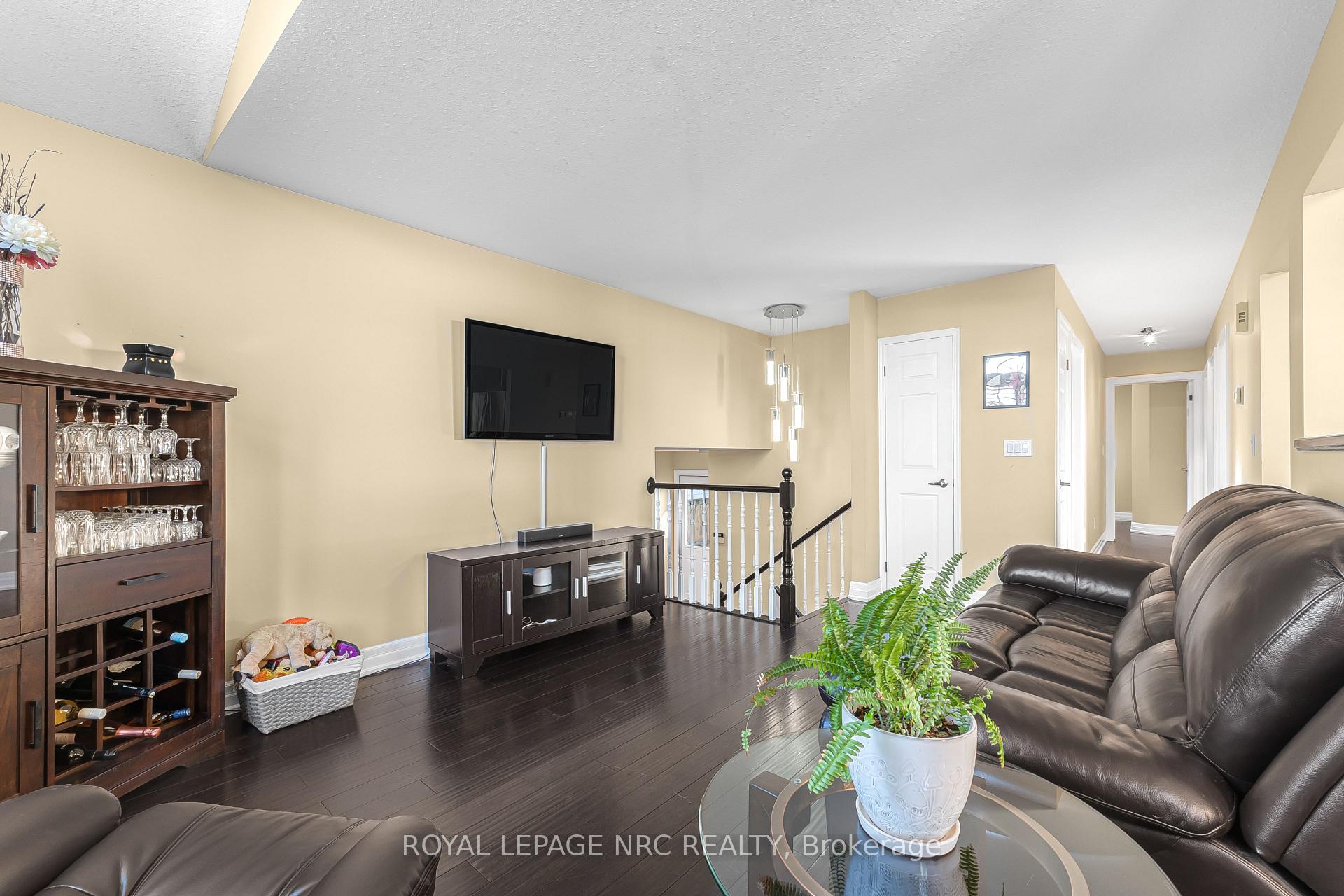 Photo 5 of 551 Scott Street, St. Catharines, Bunting/Linwell — HOMEH