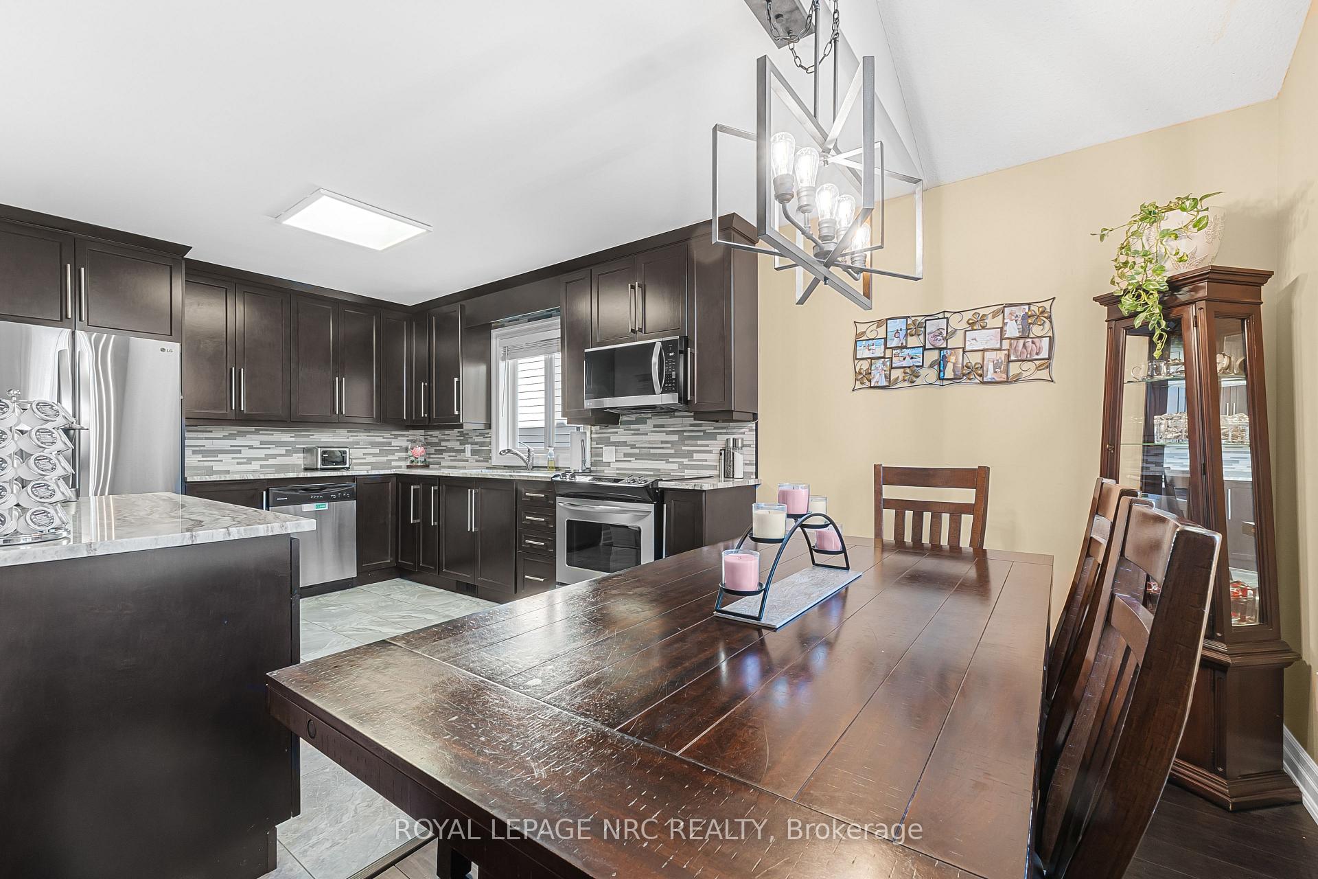Photo 7 of 551 Scott Street, St. Catharines, Bunting/Linwell — HOMEH