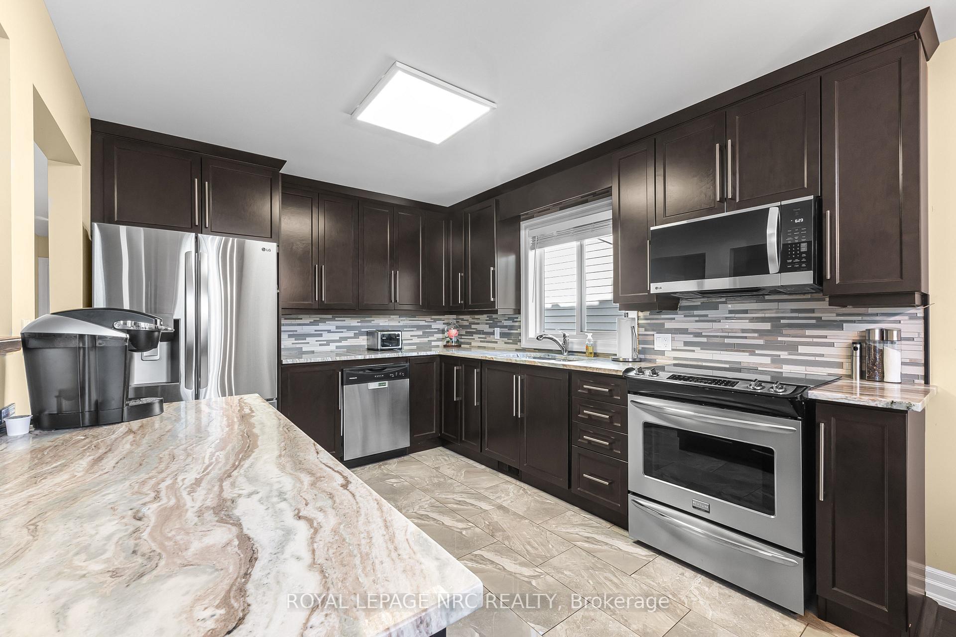 Photo 9 of 551 Scott Street, St. Catharines, Bunting/Linwell — HOMEH
