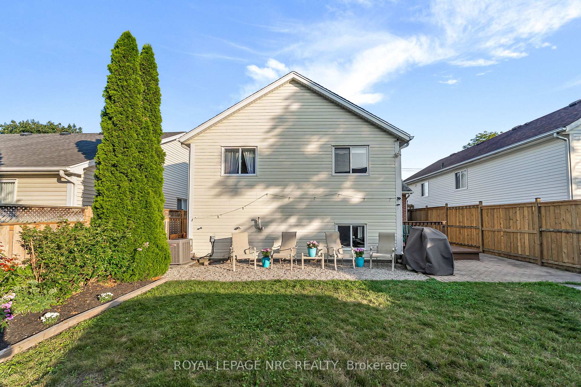 Photo 32 of 551 Scott Street, St. Catharines, Bunting/Linwell — HOMEH