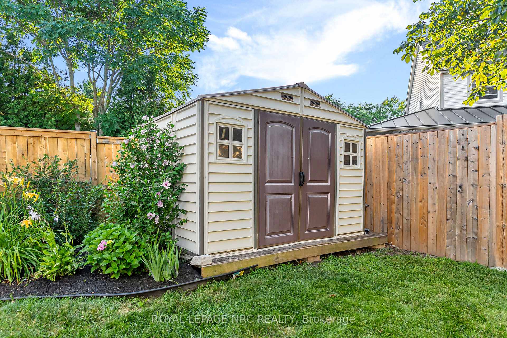 Photo 35 of 551 Scott Street, St. Catharines, Bunting/Linwell — HOMEH