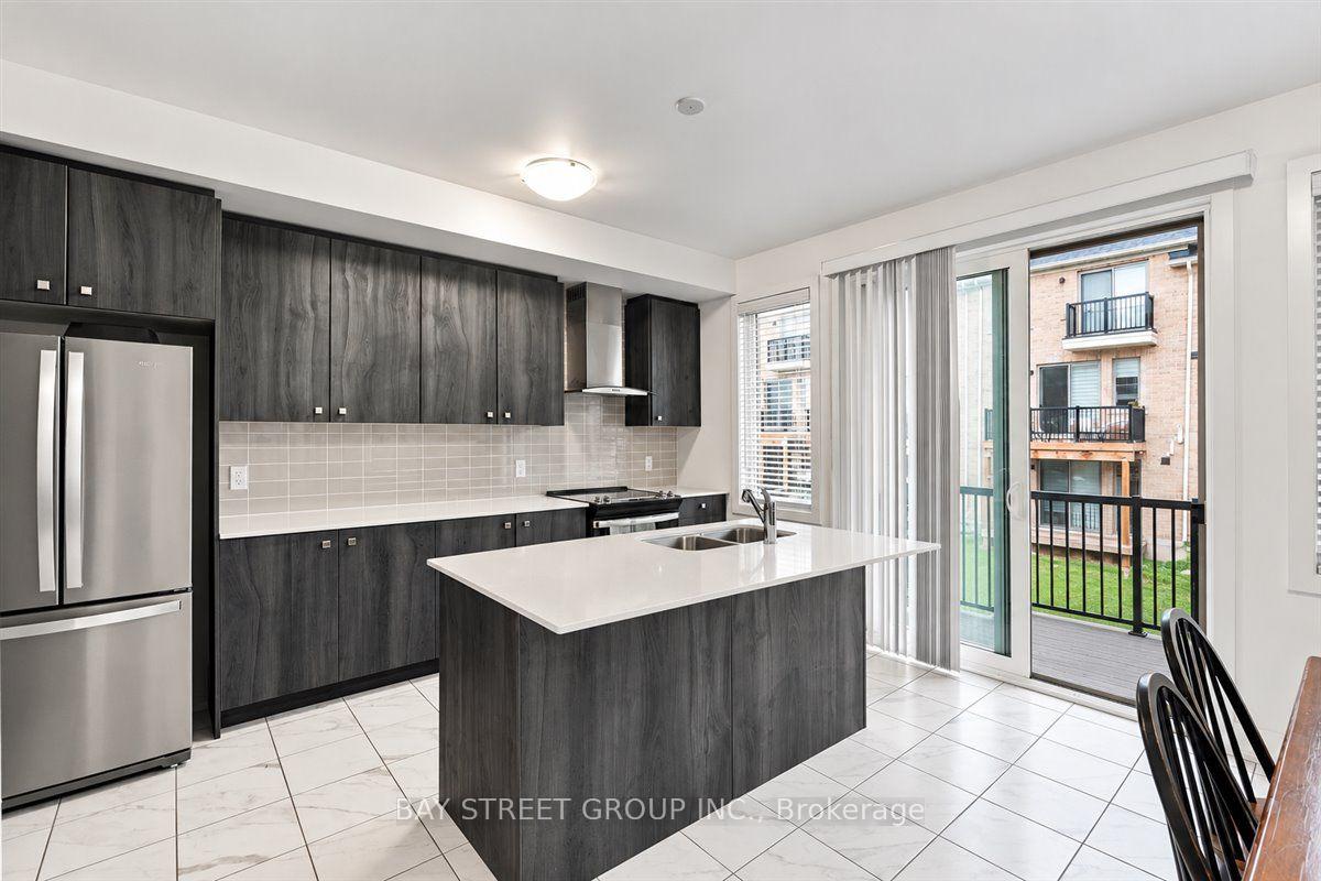 Photo 12 of 20 Nautical Way, Whitby, Port Whitby — HOMEH