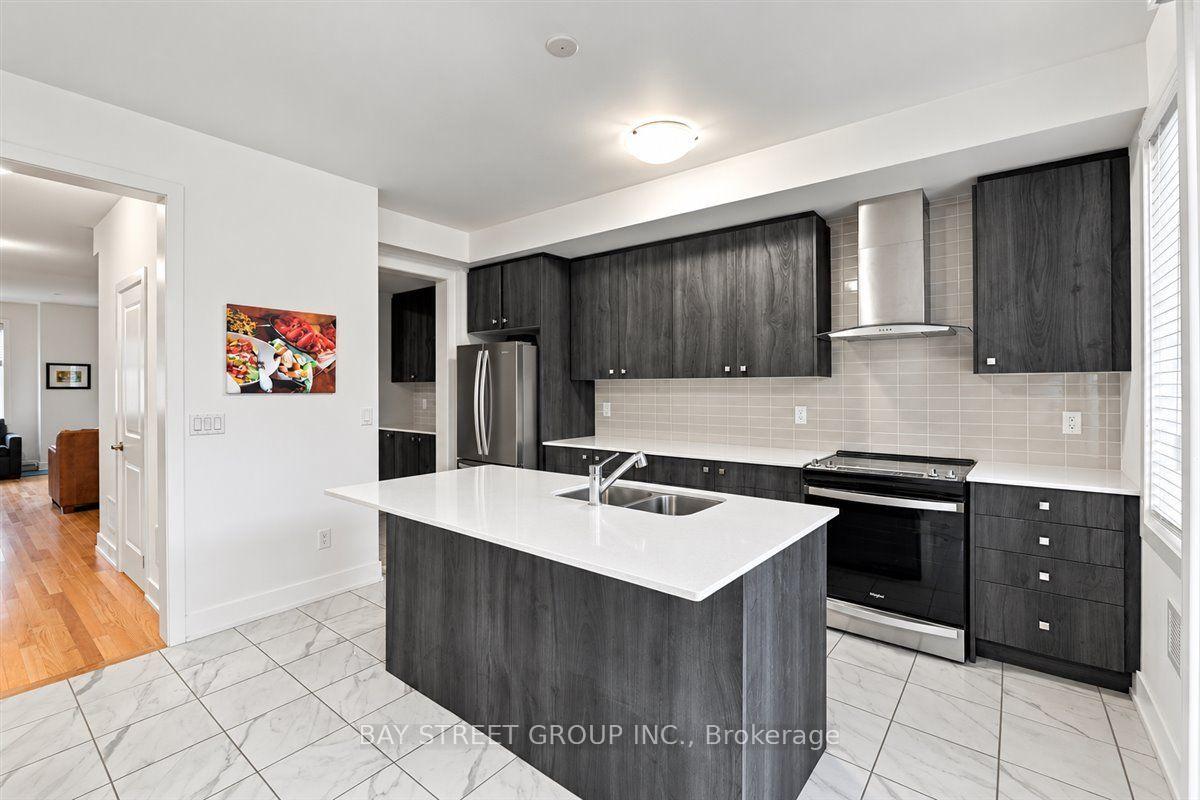 Photo 13 of 20 Nautical Way, Whitby, Port Whitby — HOMEH