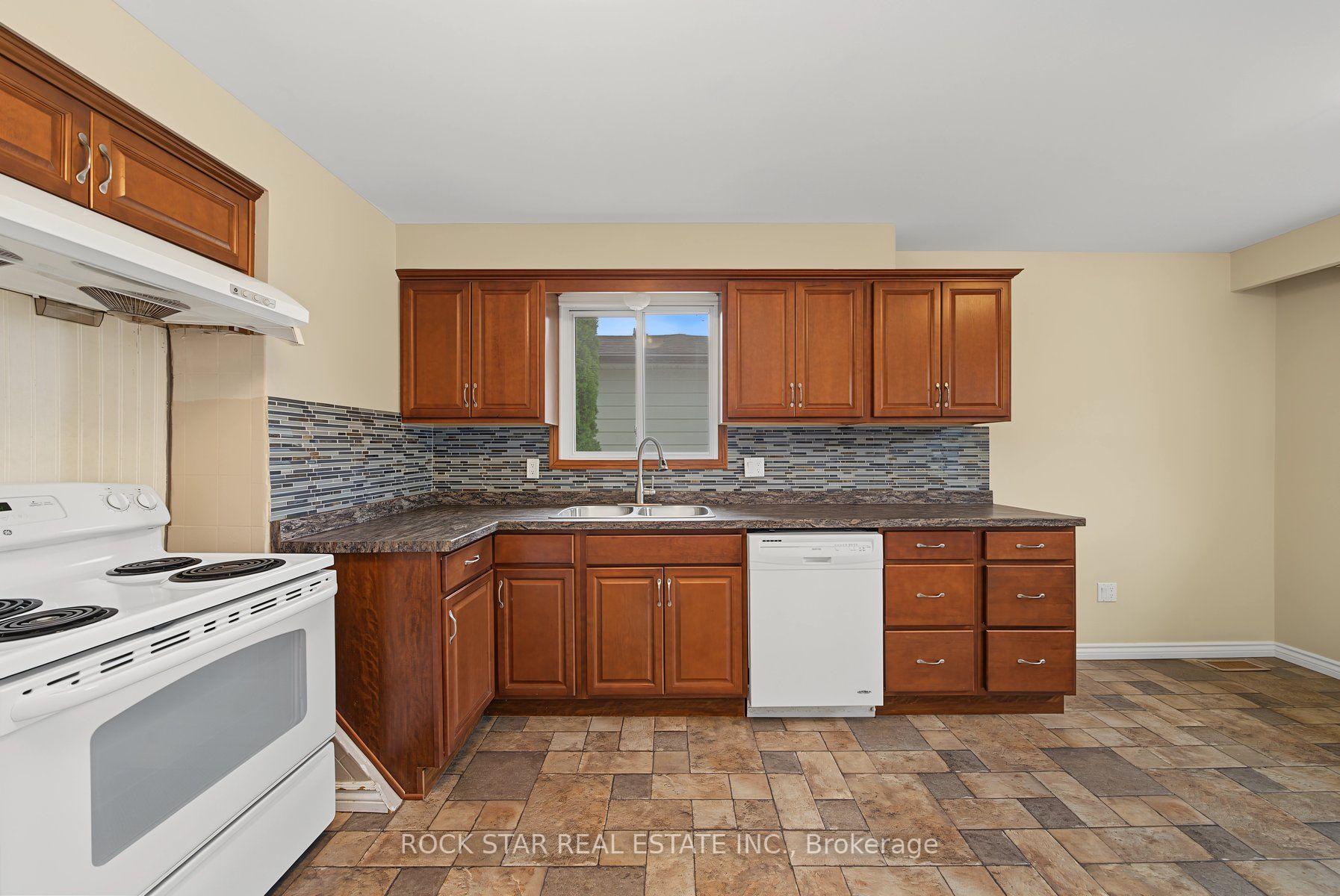 Photo 9 of Unit Main, 59 Aterno Drive, Hamilton, Mountview — HOMEH
