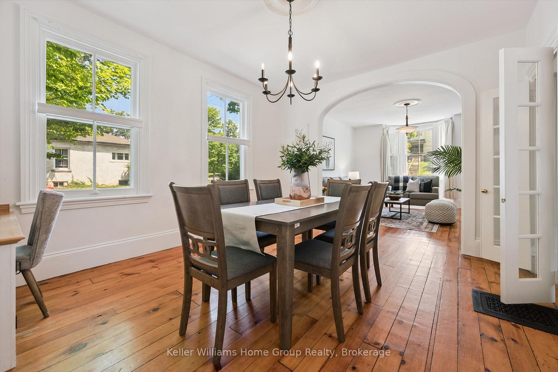 Photo of 129 Suffolk Street W
