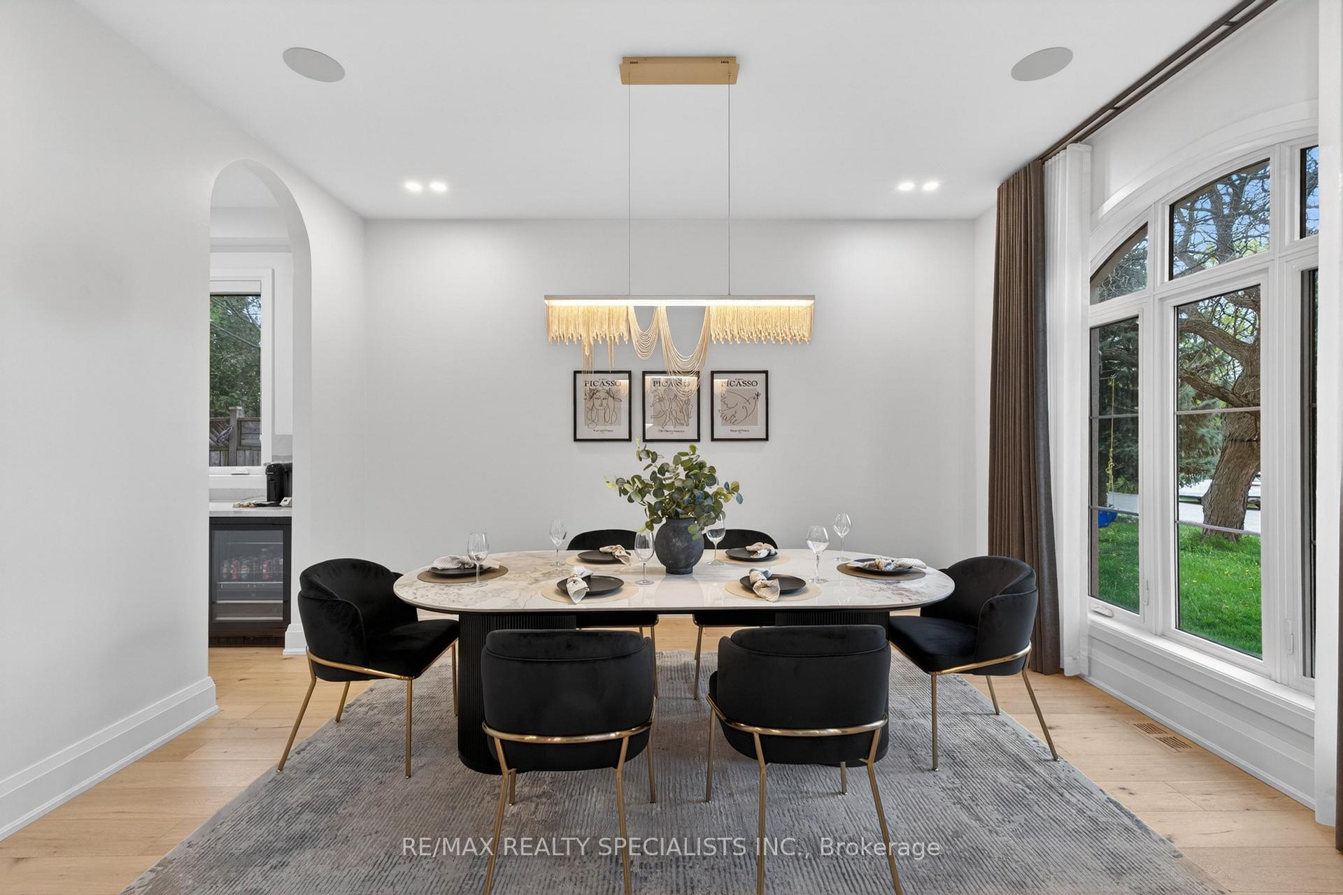 Photo 4 of 431 Seaton Drive, Oakville, West — HOMEH